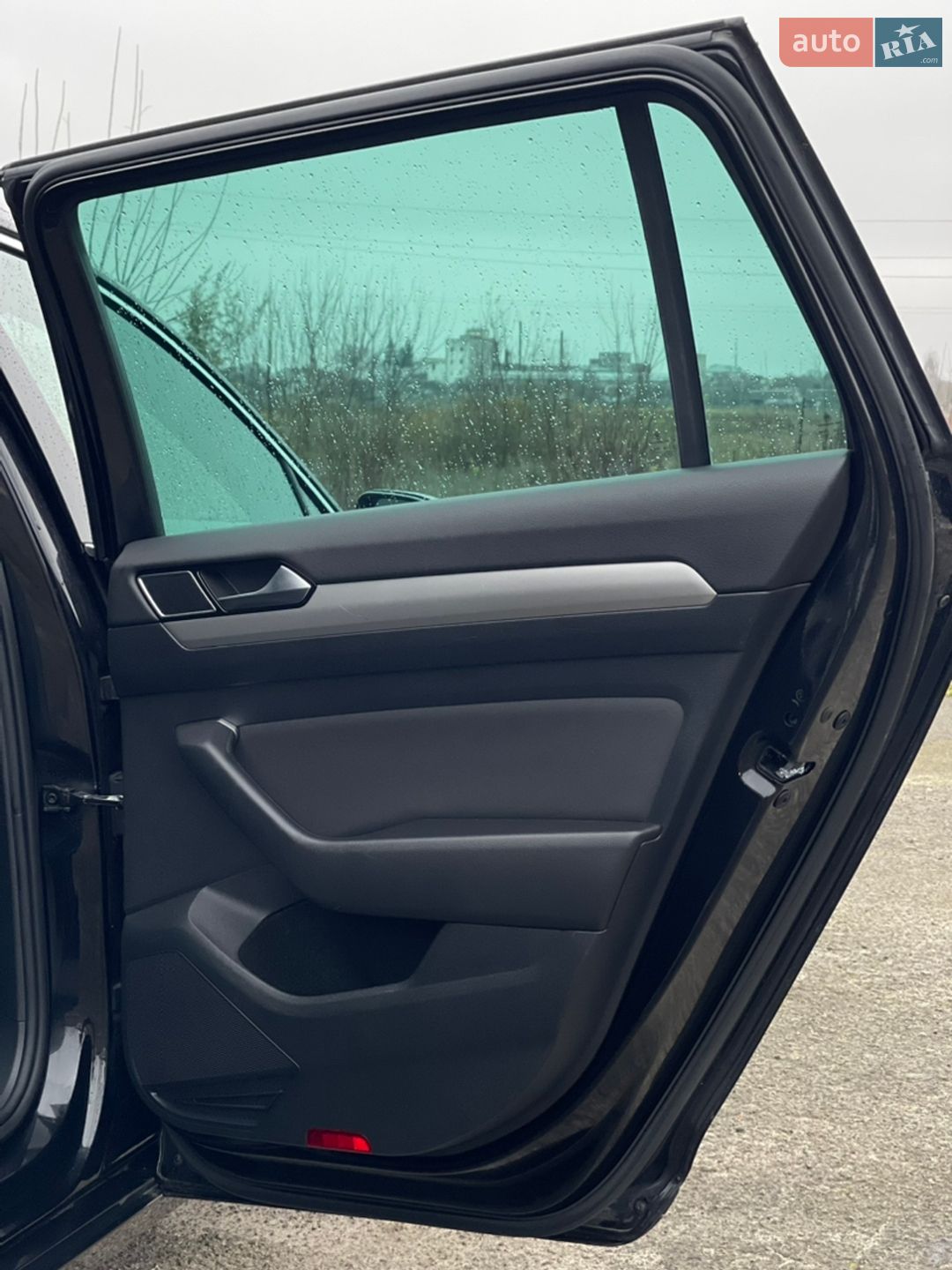Volkswagen Passat 2019 VIN WVWZZZ3CZKE040526 фото оголошення 29 з 137