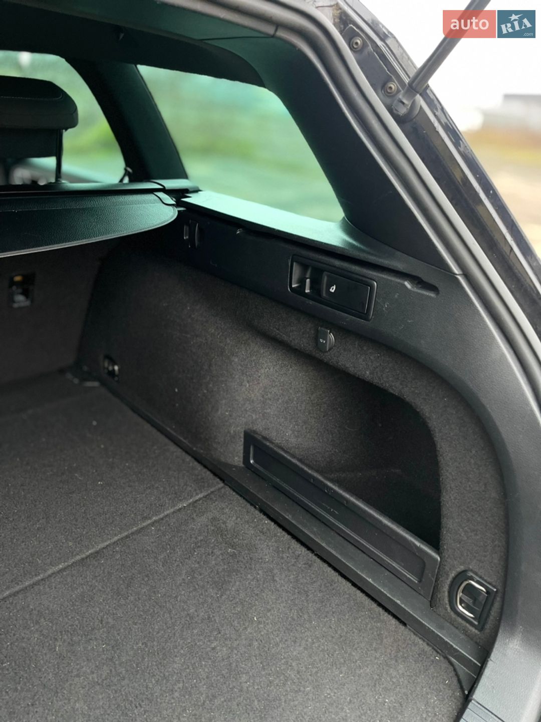 Volkswagen Passat 2019 VIN WVWZZZ3CZKE040526 фото оголошення 38 з 137