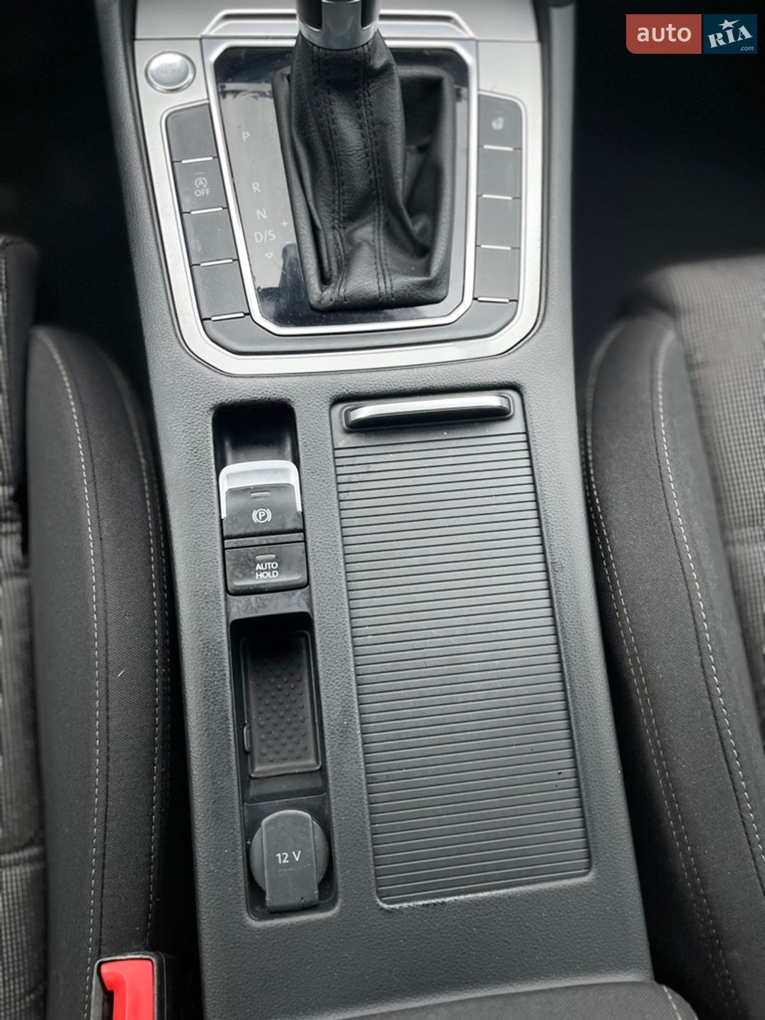 Volkswagen Passat 2019 VIN WVWZZZ3CZKE040526 фото оголошення 45 з 137