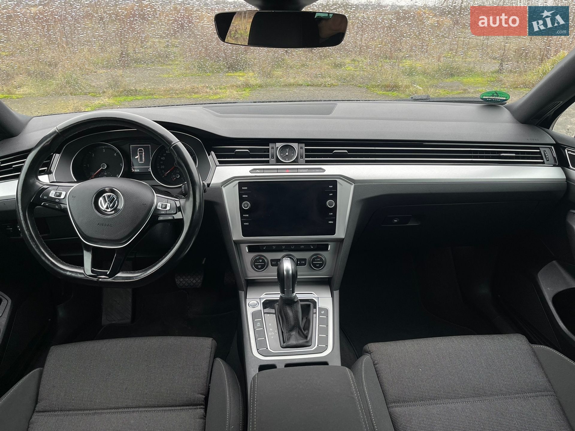 Volkswagen Passat 2019 VIN WVWZZZ3CZKE040526 фото оголошення 42 з 137