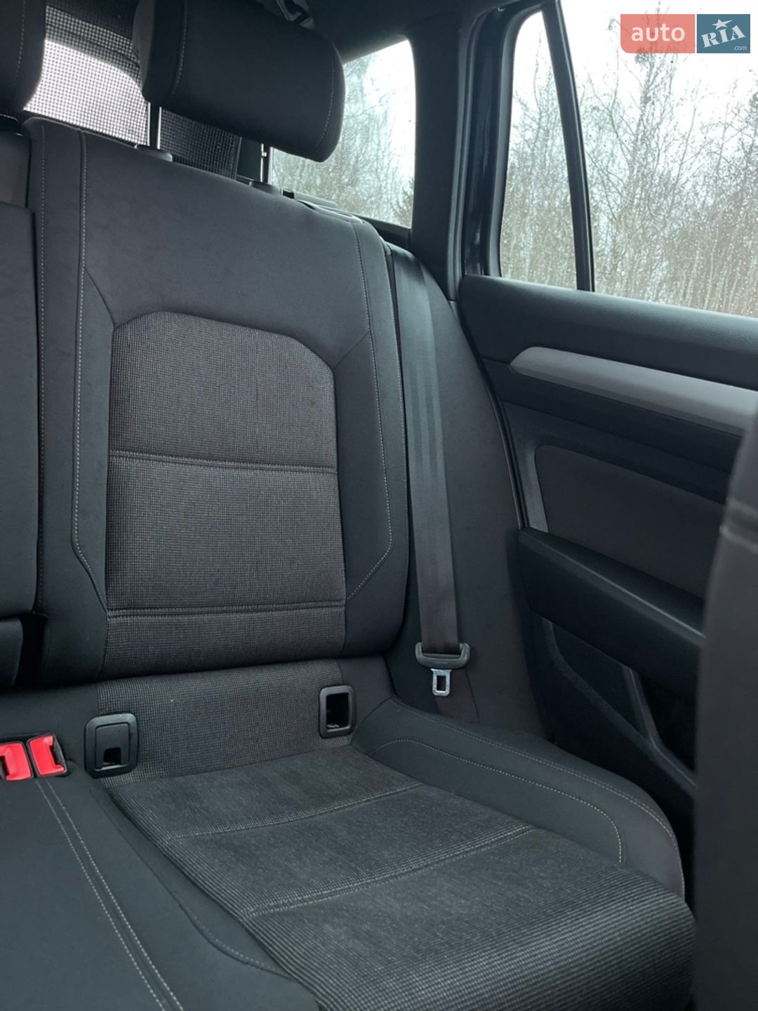 Volkswagen Passat 2019 VIN WVWZZZ3CZKE040526 фото оголошення 56 з 137