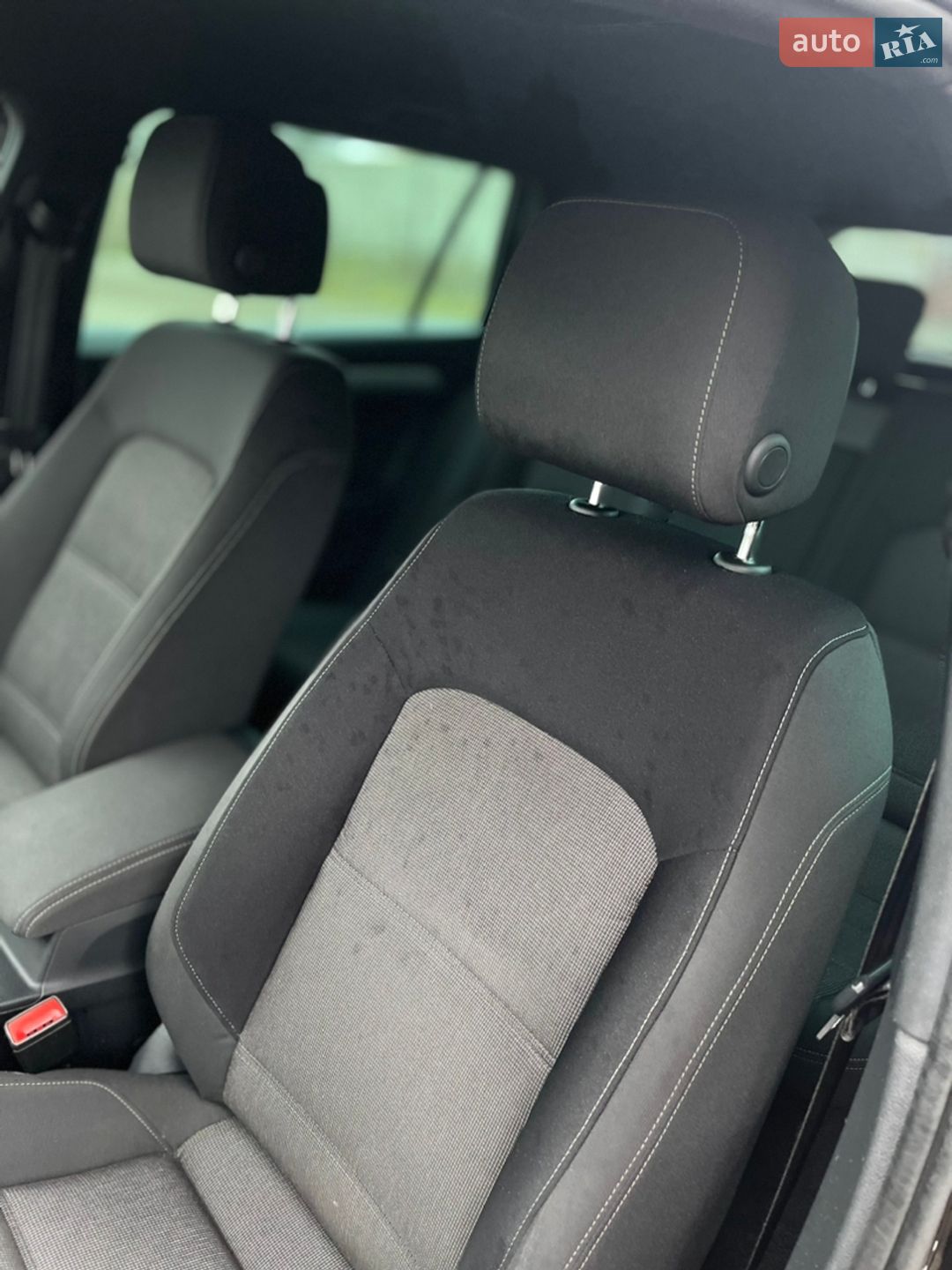 Volkswagen Passat 2019 VIN WVWZZZ3CZKE040526 фото оголошення 58 з 137