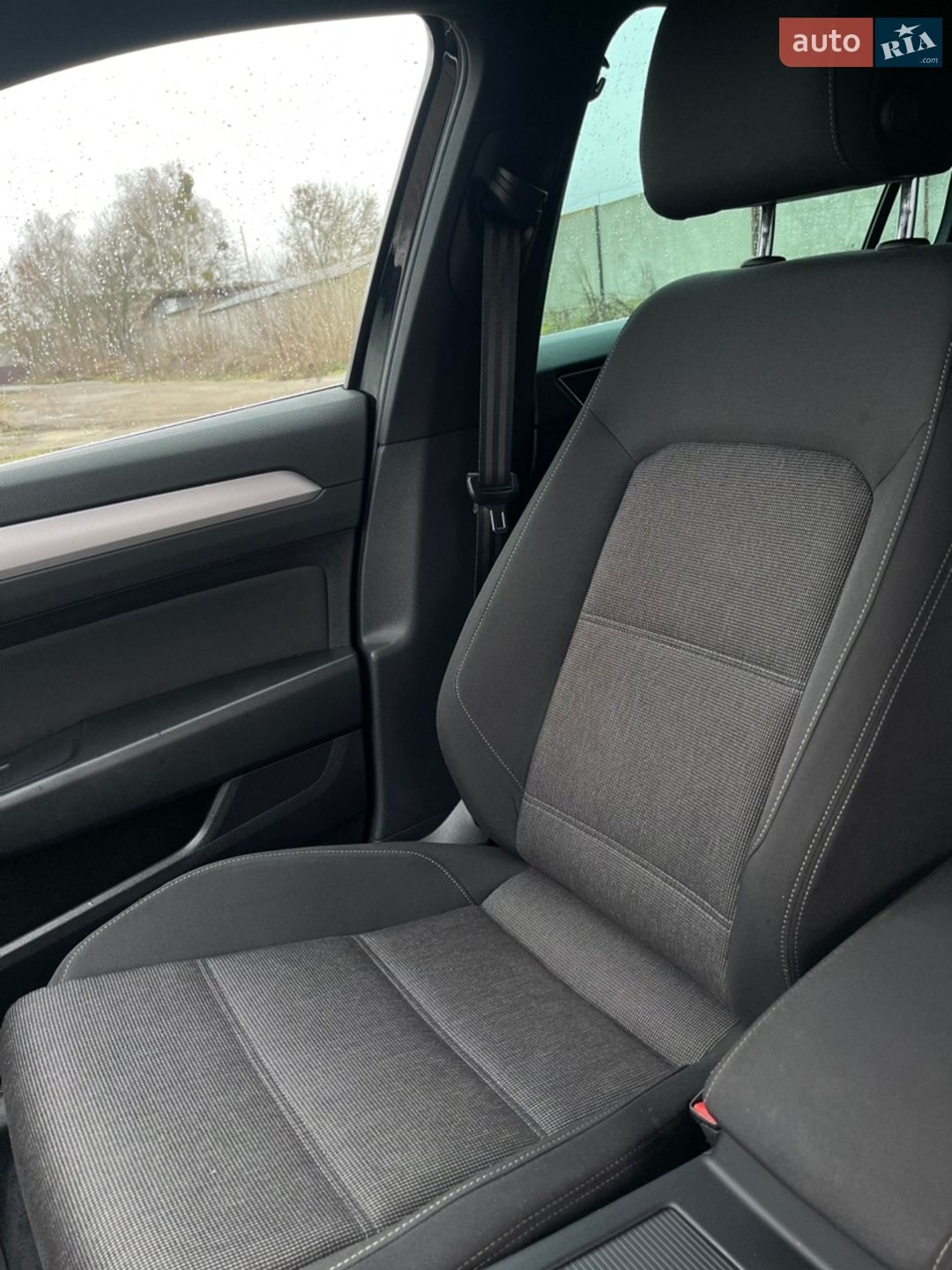 Volkswagen Passat 2019 VIN WVWZZZ3CZKE040526 фото оголошення 59 з 137