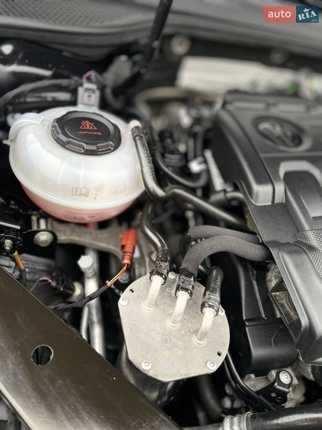 Volkswagen Passat 2019 VIN WVWZZZ3CZKE040526 фото оголошення 90 з 137
