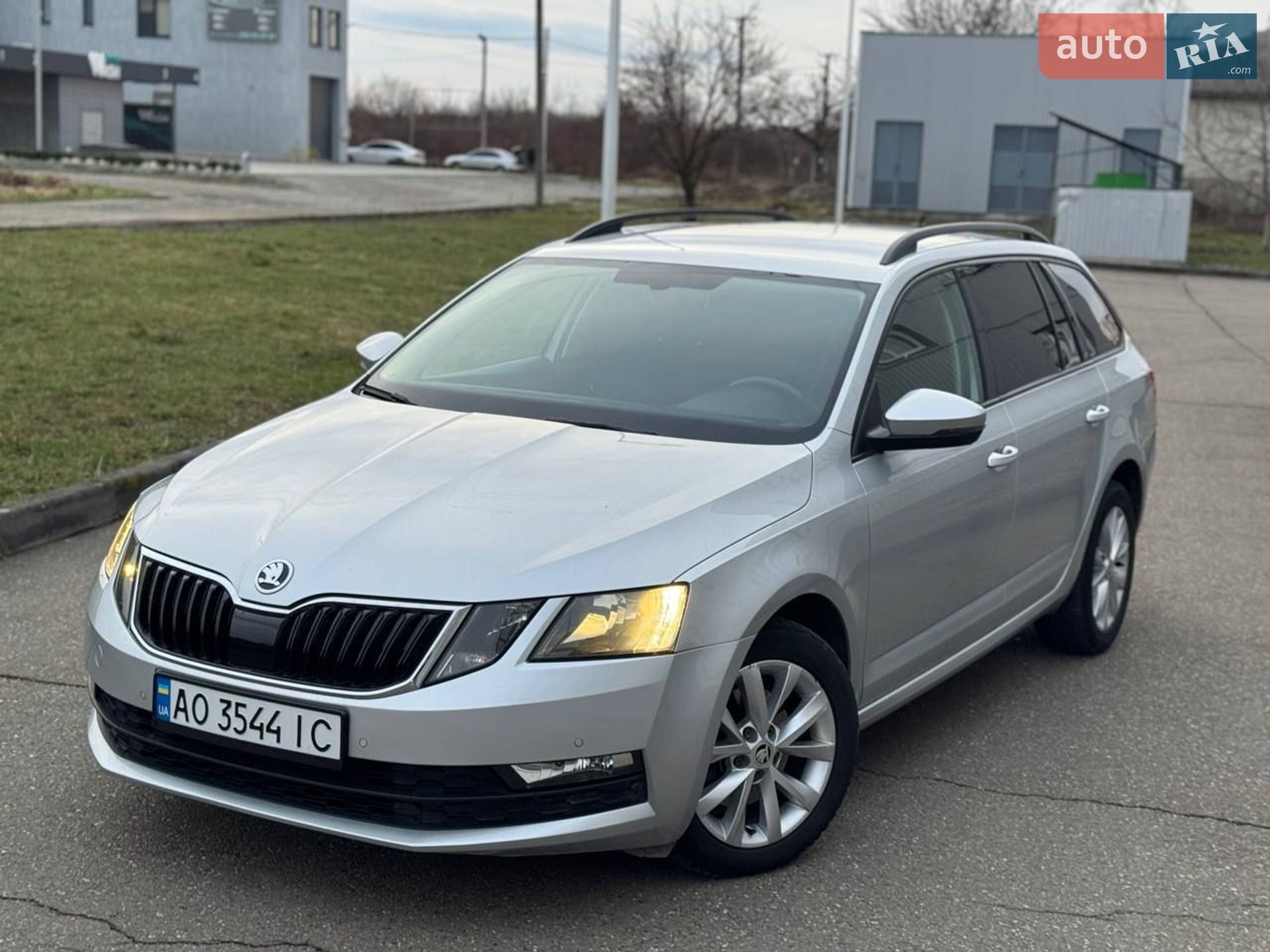 Skoda Octavia 2018 VIN TMBJJ7NE2K0110999 фото оголошення 8 з 19