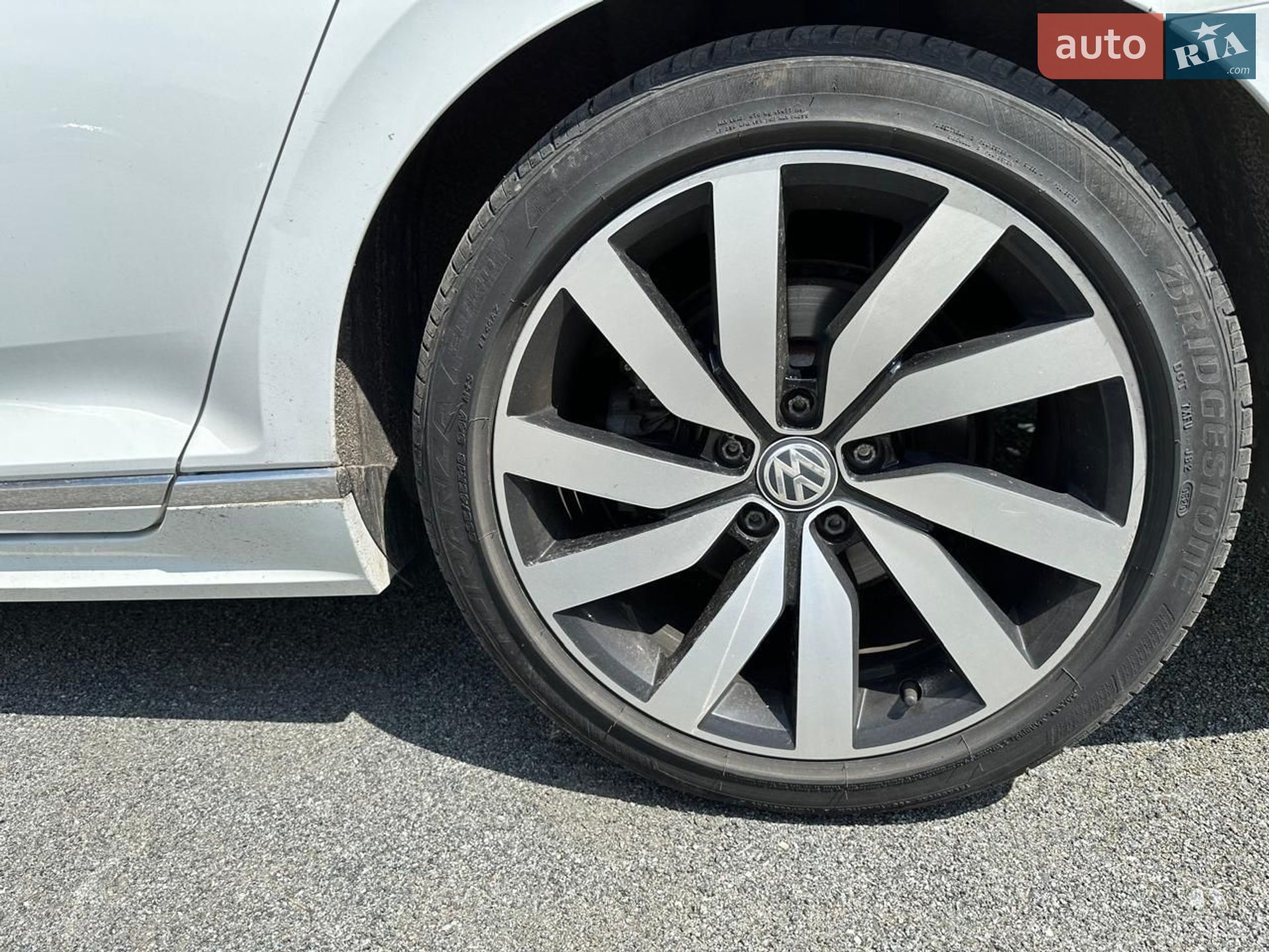 Volkswagen Passat 2017 VIN WVWZZZ3CZHE201002 фото оголошення 16 з 19
