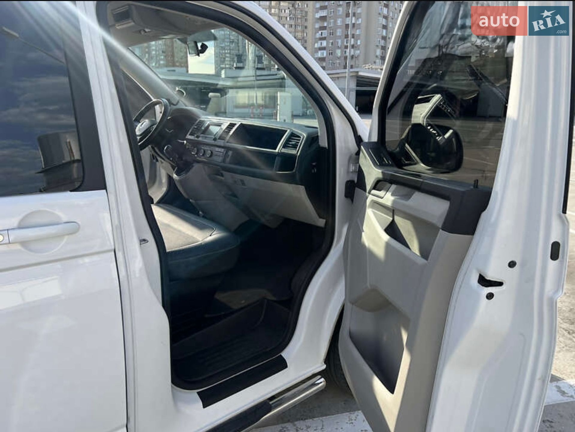 Volkswagen Transporter 2015 VIN WV1ZZZ7HZGH048618 фото оголошення 12 з 23