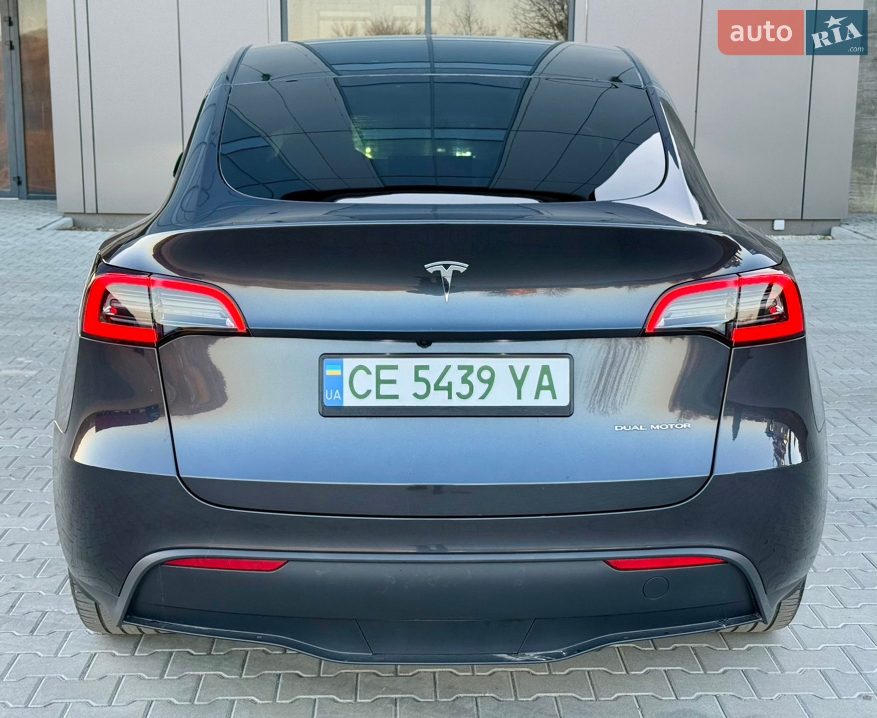 Tesla Model Y 2024 VIN 7SAYGDEE1RA283873 фото оголошення 8 з 49