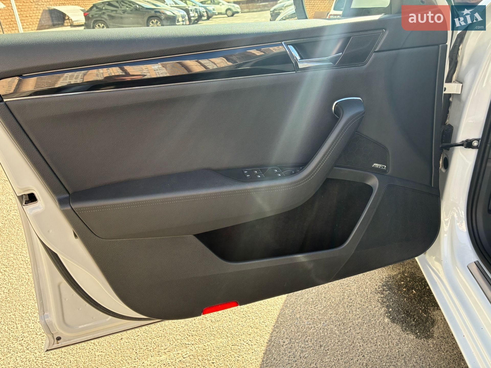 Skoda Superb 2023 VIN TMBLR7NPXP7018461 фото оголошення 41 з 94
