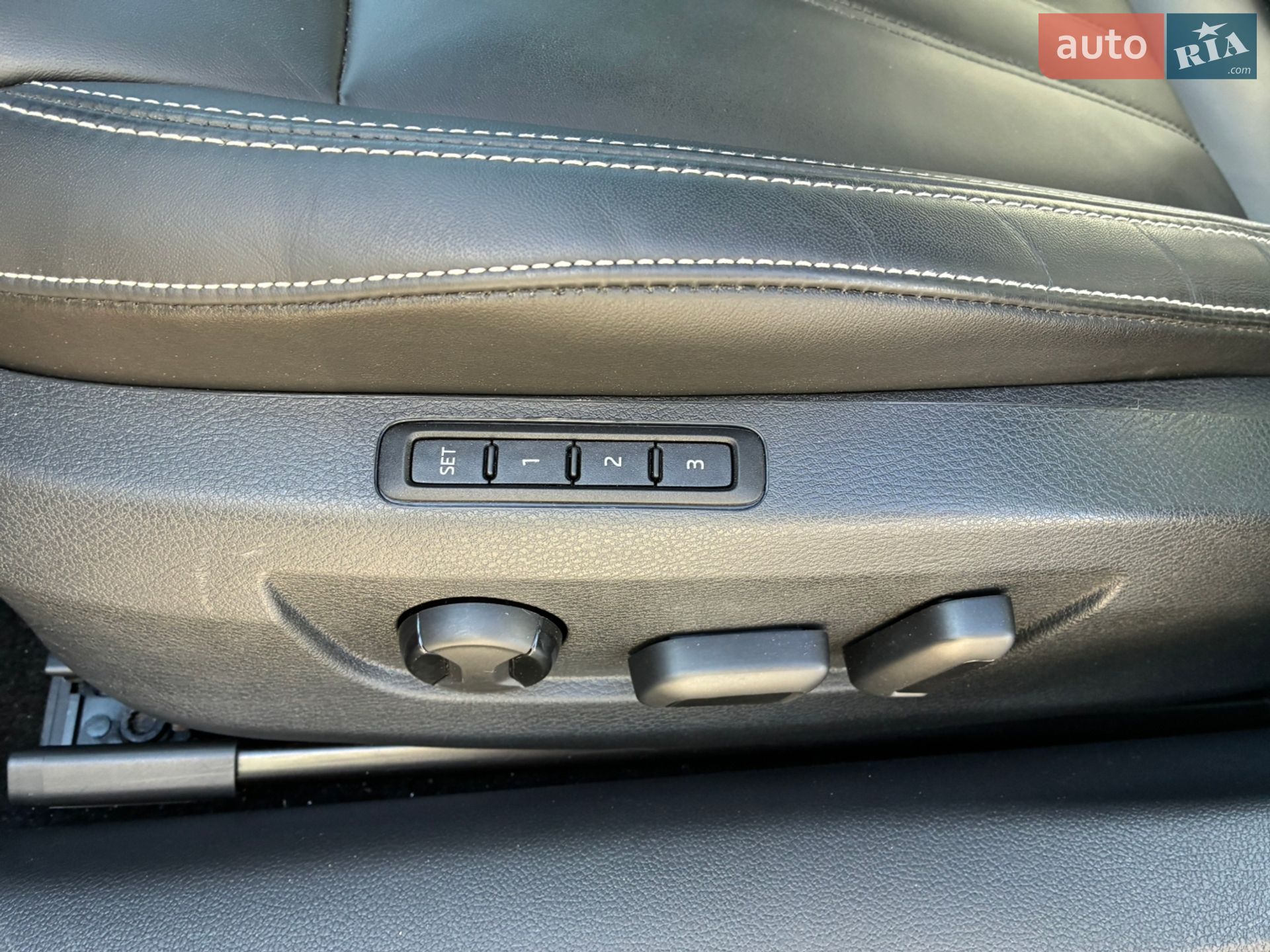 Skoda Superb 2023 VIN TMBLR7NPXP7018461 фото оголошення 44 з 94