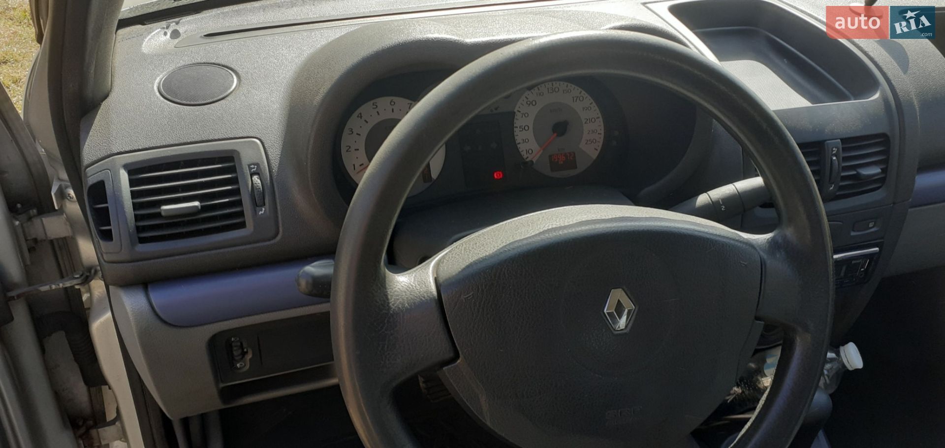 Renault Clio 2006 VIN VF1LB2BCA36719945 фото оголошення 8 з 13