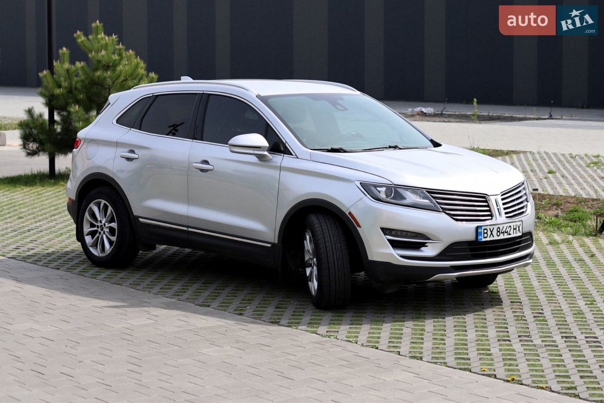 Lincoln MKC 2016 VIN 5LMCJ2D90GUJ20892 фото оголошення 9 з 19