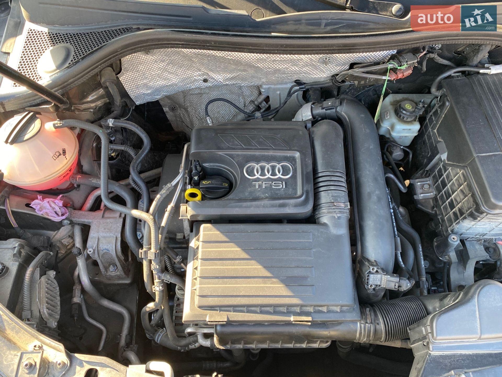 Audi Q3 2016 VIN WAUZZZ8U1GR069226 фото оголошення 15 з 18