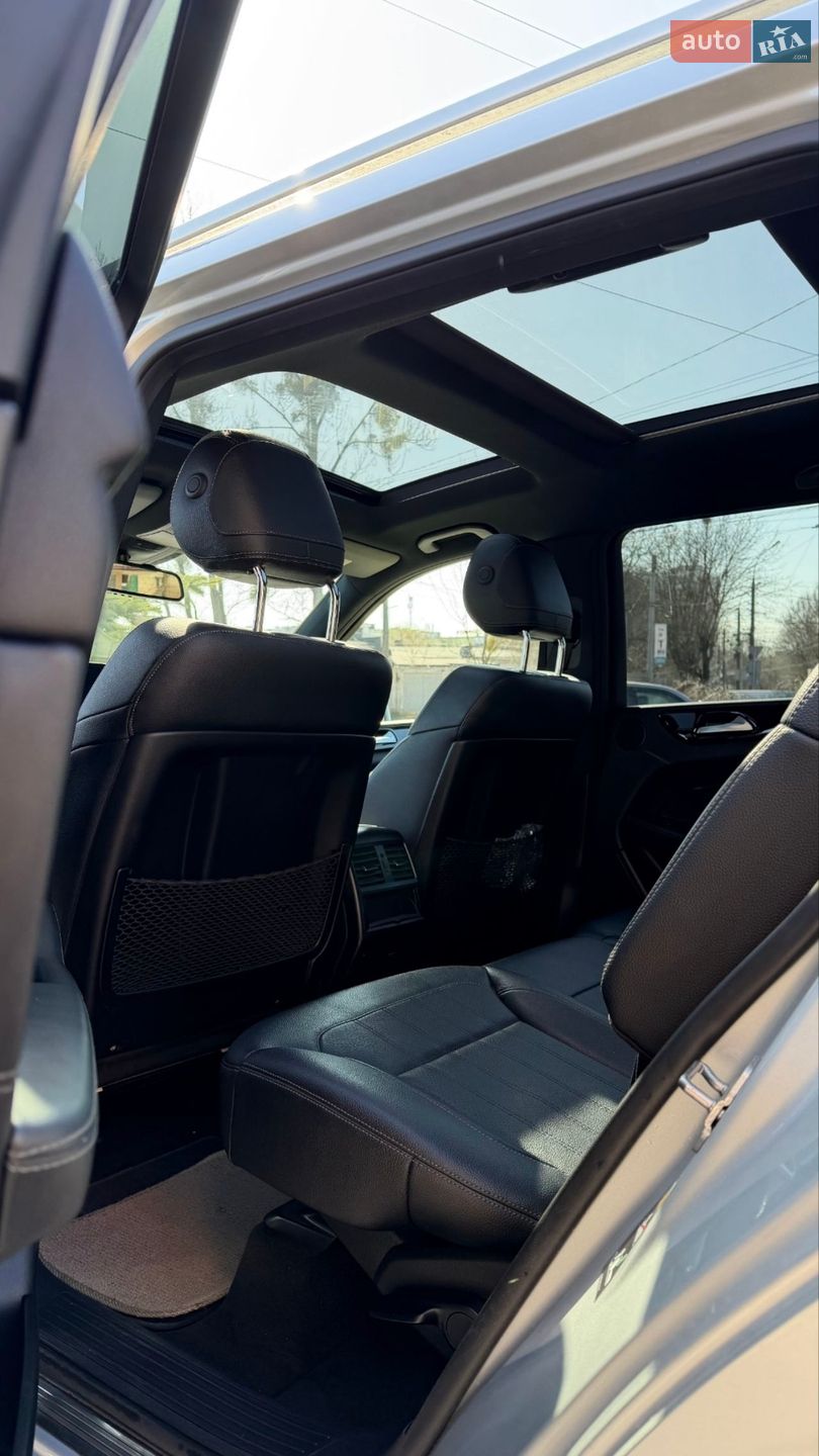 Mercedes-Benz GLS-Class 2018 VIN 4JGDF6EE9JB126835 фото оголошення 7 з 31
