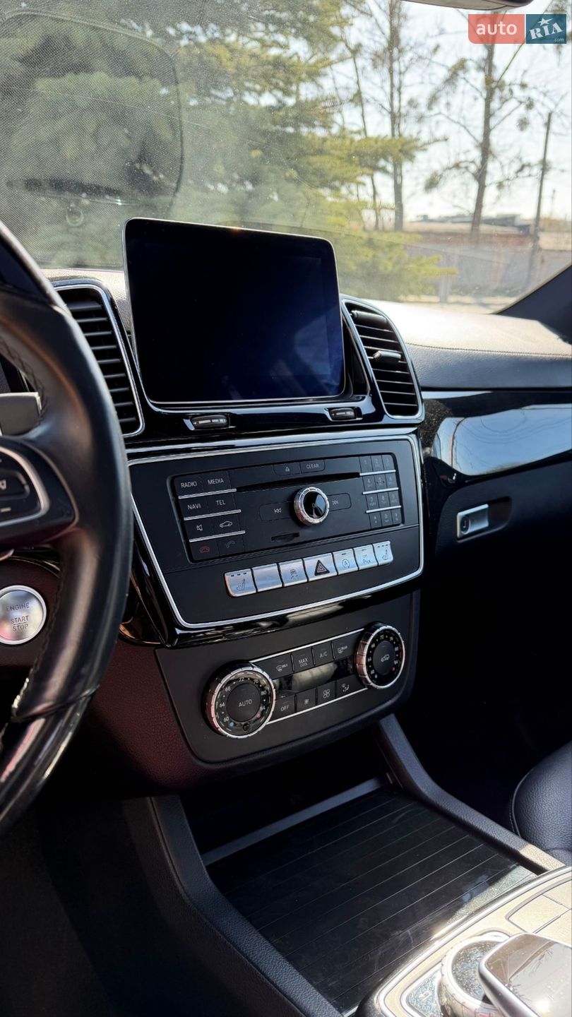 Mercedes-Benz GLS-Class 2018 VIN 4JGDF6EE9JB126835 фото оголошення 19 з 31