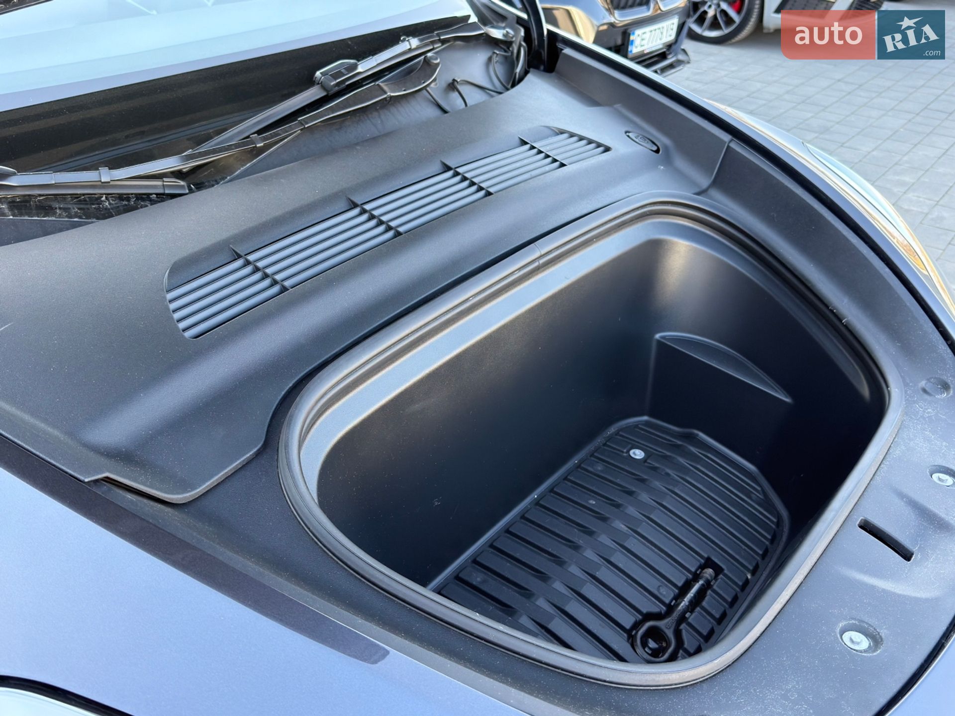 Tesla Model Y 2024 VIN 7SAYGDEE1RA283873 фото оголошення 11 з 40