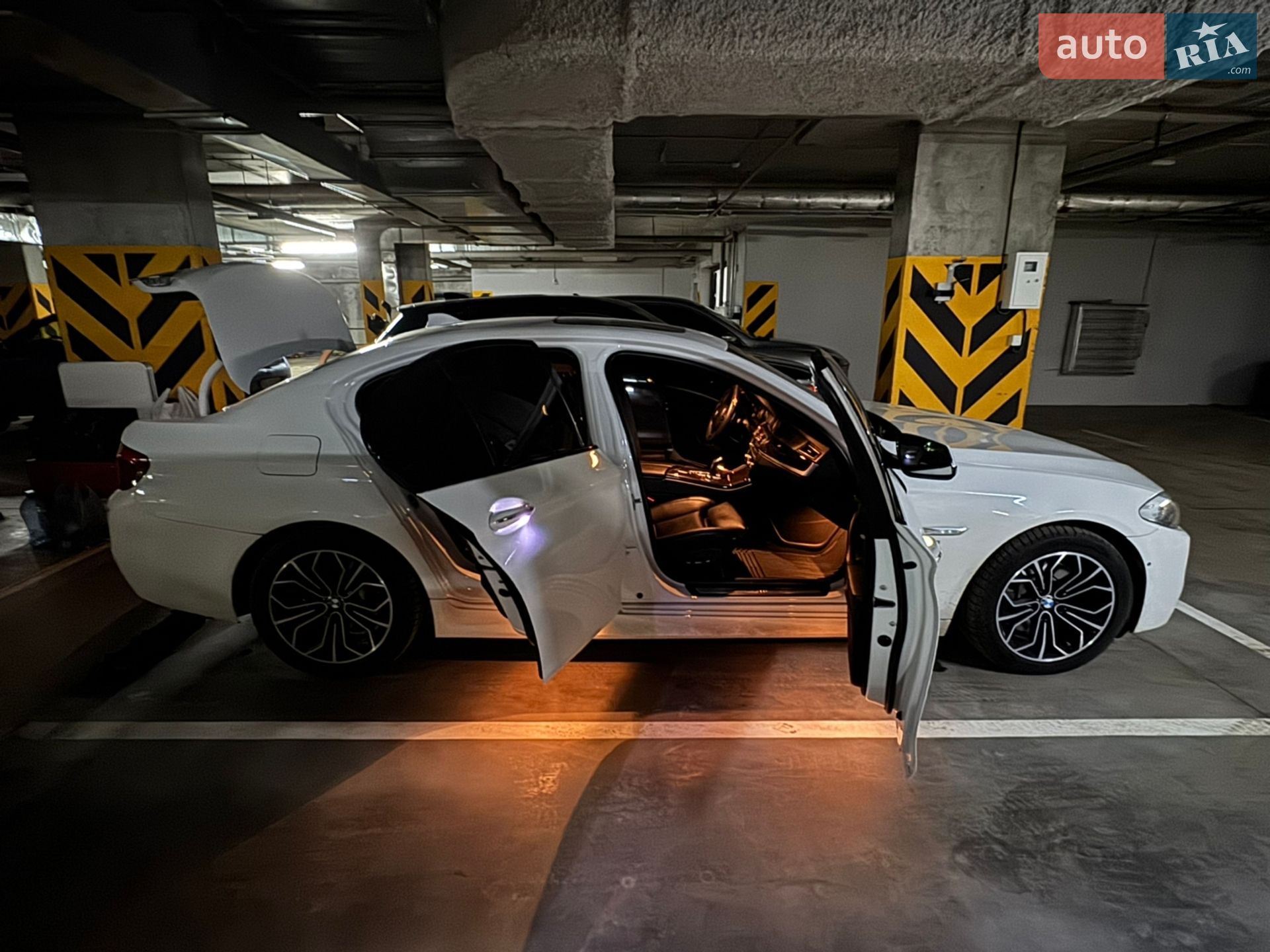 BMW 5 Series 2012 VIN WBAFU7C51CDU62866 фото оголошення 3 з 15