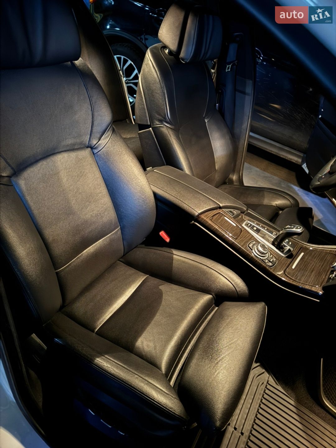 BMW 5 Series 2012 VIN WBAFU7C51CDU62866 фото оголошення 10 з 15