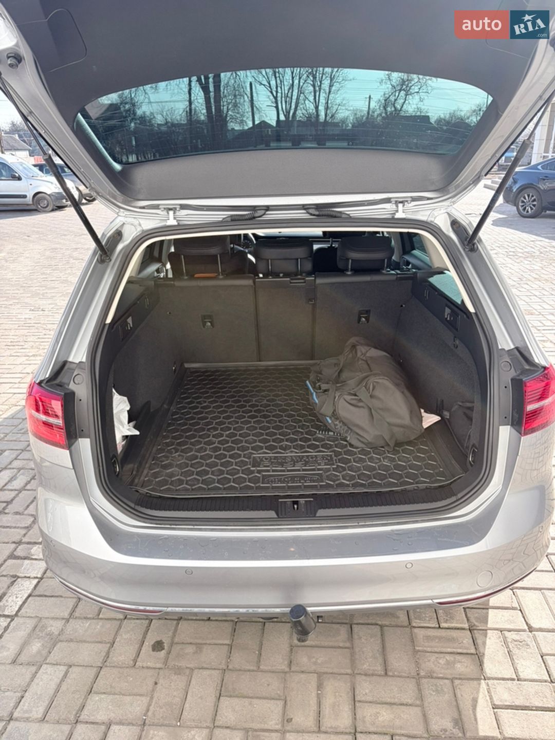 Volkswagen Passat 2019 VIN WVWZZZ3CZKE046695 фото оголошення 10 з 13