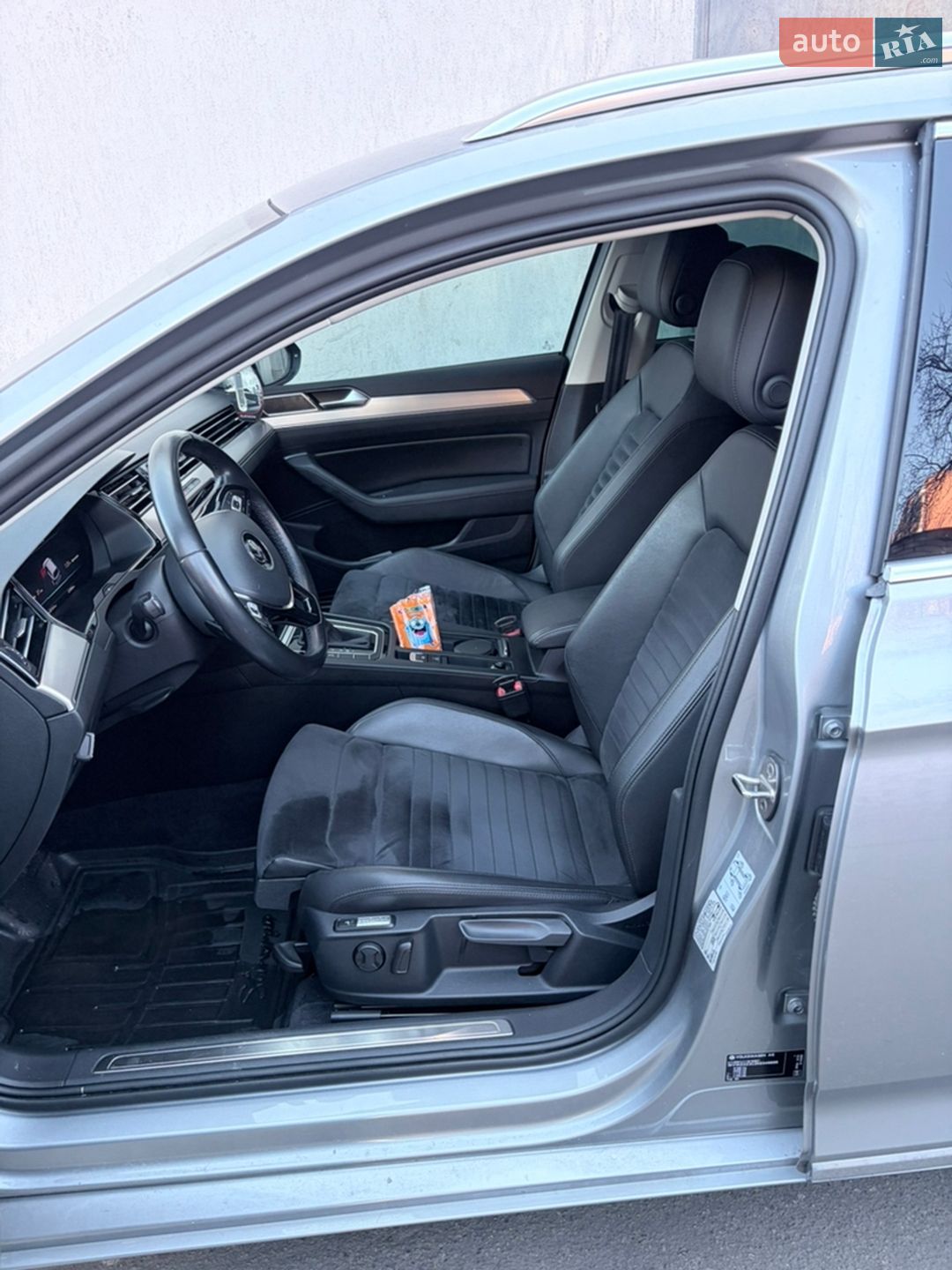 Volkswagen Passat 2019 VIN WVWZZZ3CZKE046695 фото оголошення 11 з 13