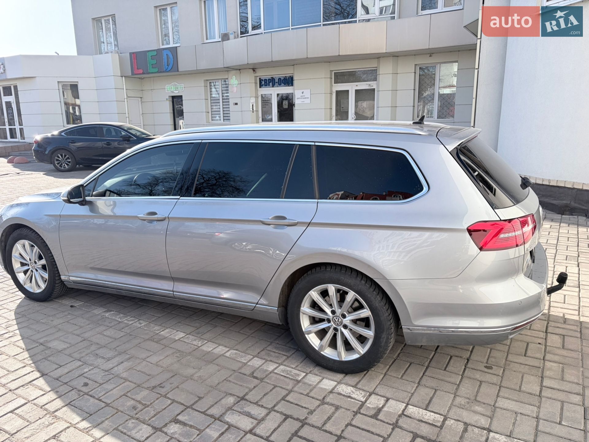 Volkswagen Passat 2019 VIN WVWZZZ3CZKE046695 фото оголошення 2 з 13