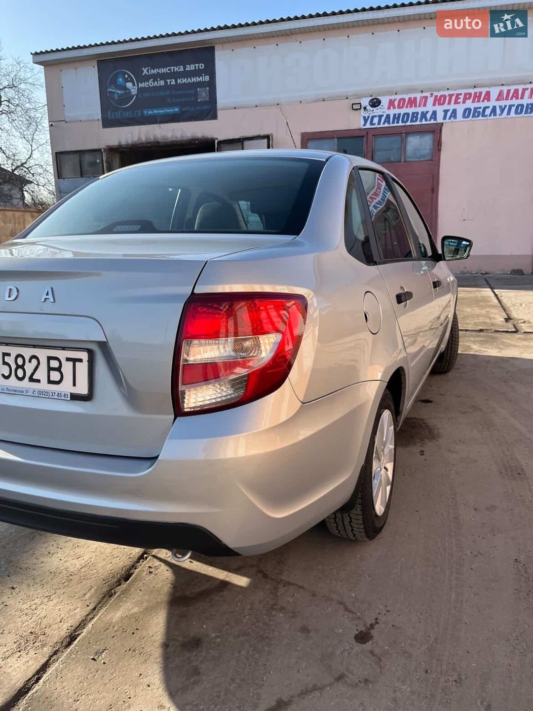 ВАЗ / Lada 2190 Granta 2018 VIN XTA219010K0567898 фото оголошення 24 з 38