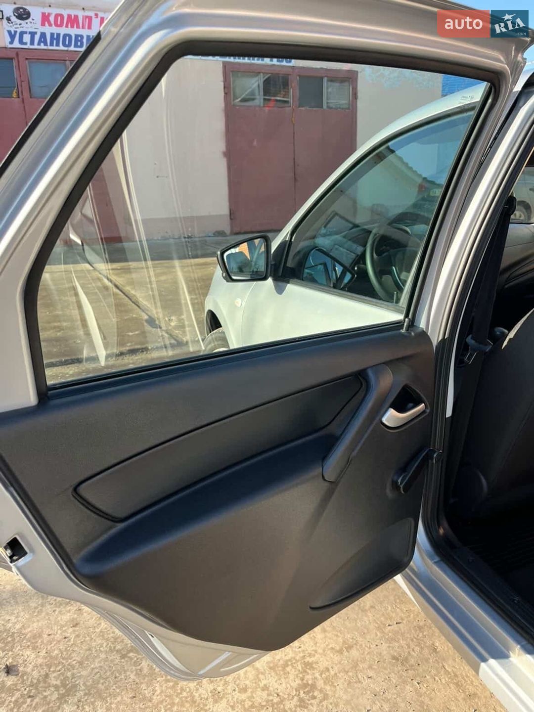 ВАЗ / Lada 2190 Granta 2018 VIN XTA219010K0567898 фото оголошення 28 з 38