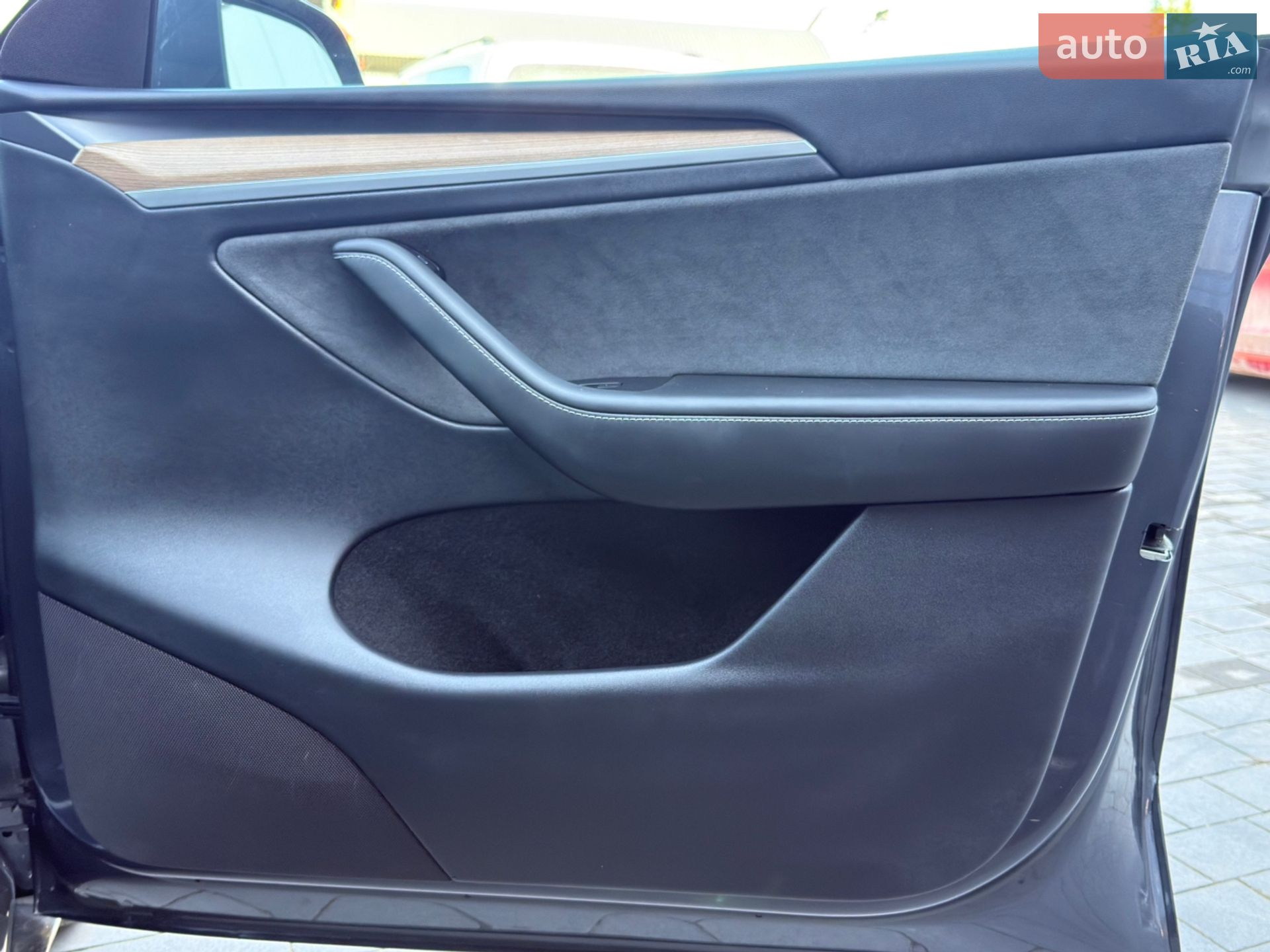 Tesla Model Y 2024 VIN 7SAYGDEE1RA283873 фото оголошення 29 з 40
