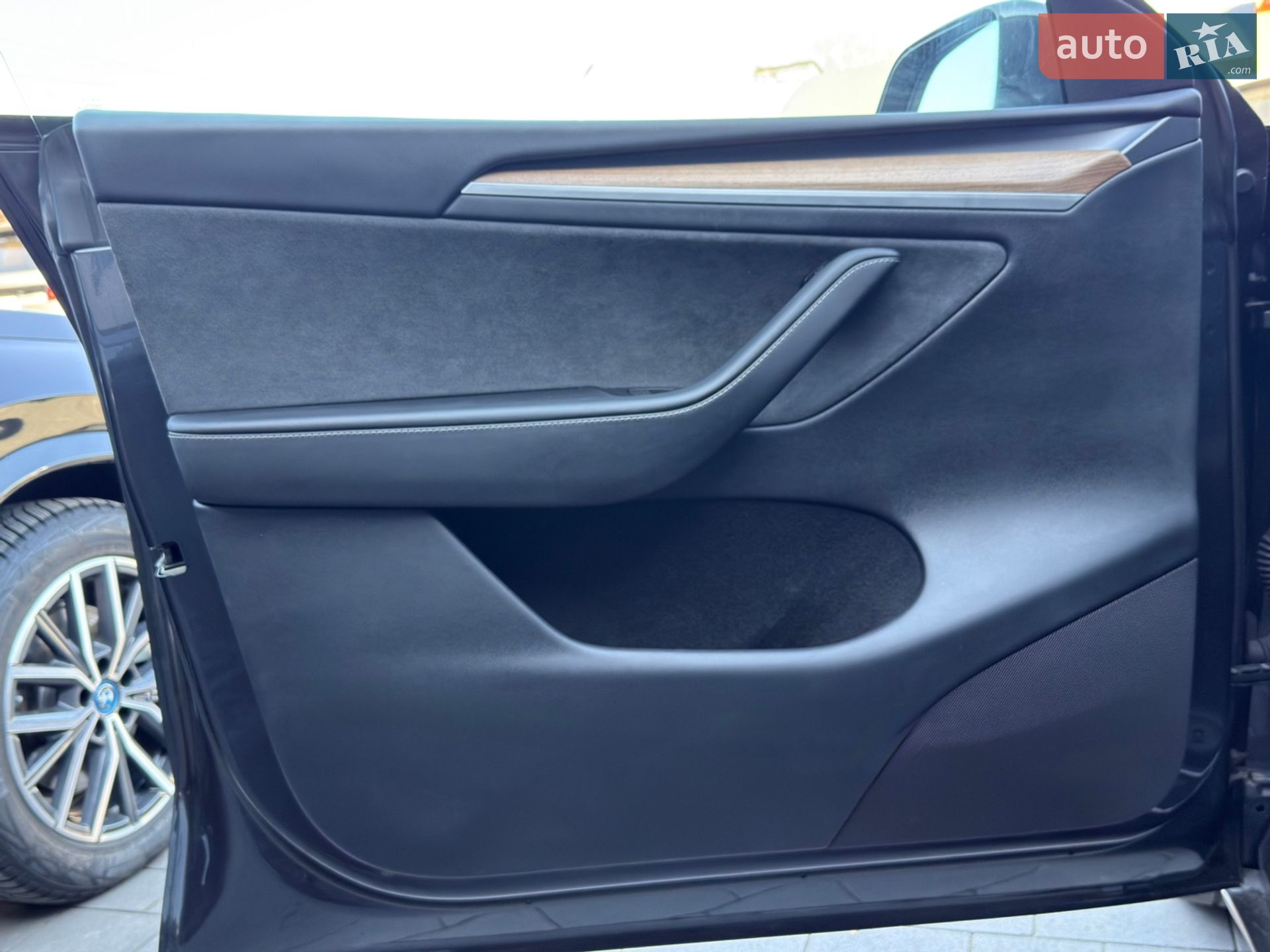 Tesla Model Y 2024 VIN 7SAYGDEE1RA283873 фото оголошення 30 з 40