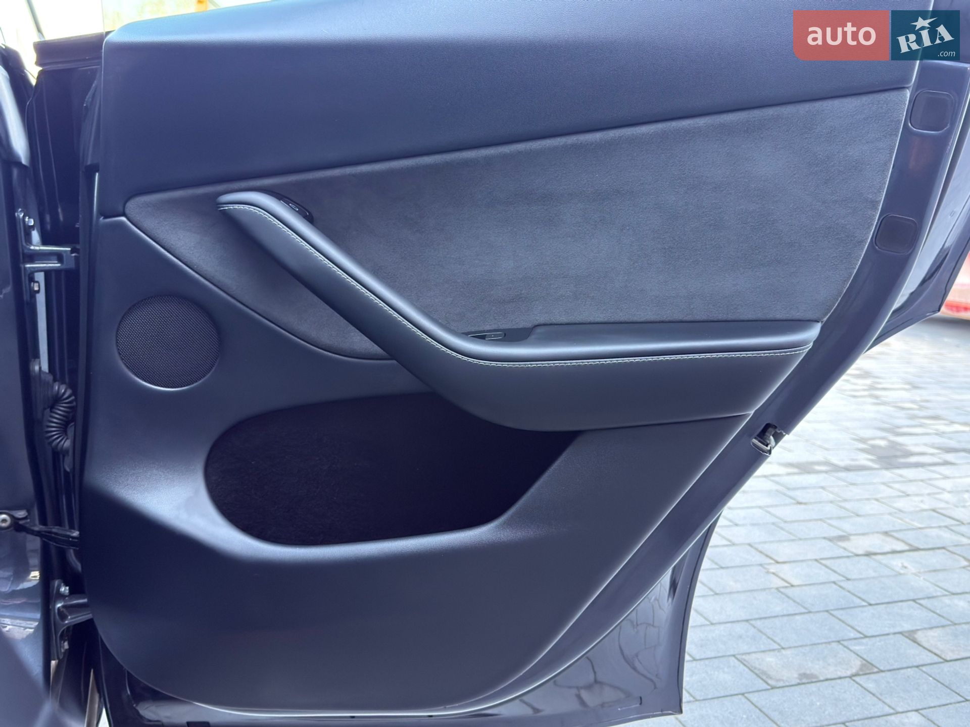 Tesla Model Y 2024 VIN 7SAYGDEE1RA283873 фото оголошення 31 з 40