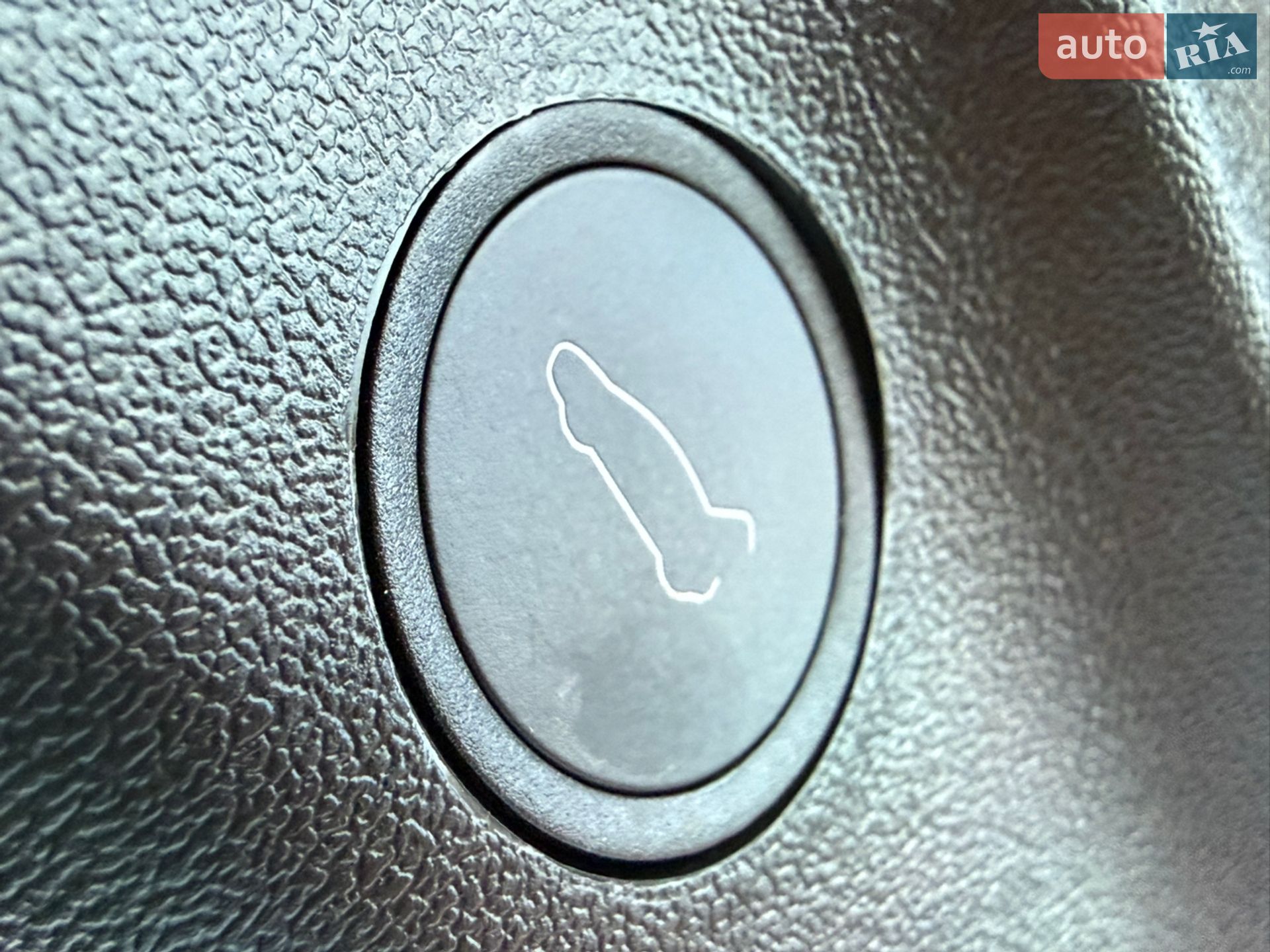 Tesla Model Y 2024 VIN 7SAYGDEE1RA283873 фото оголошення 38 з 40
