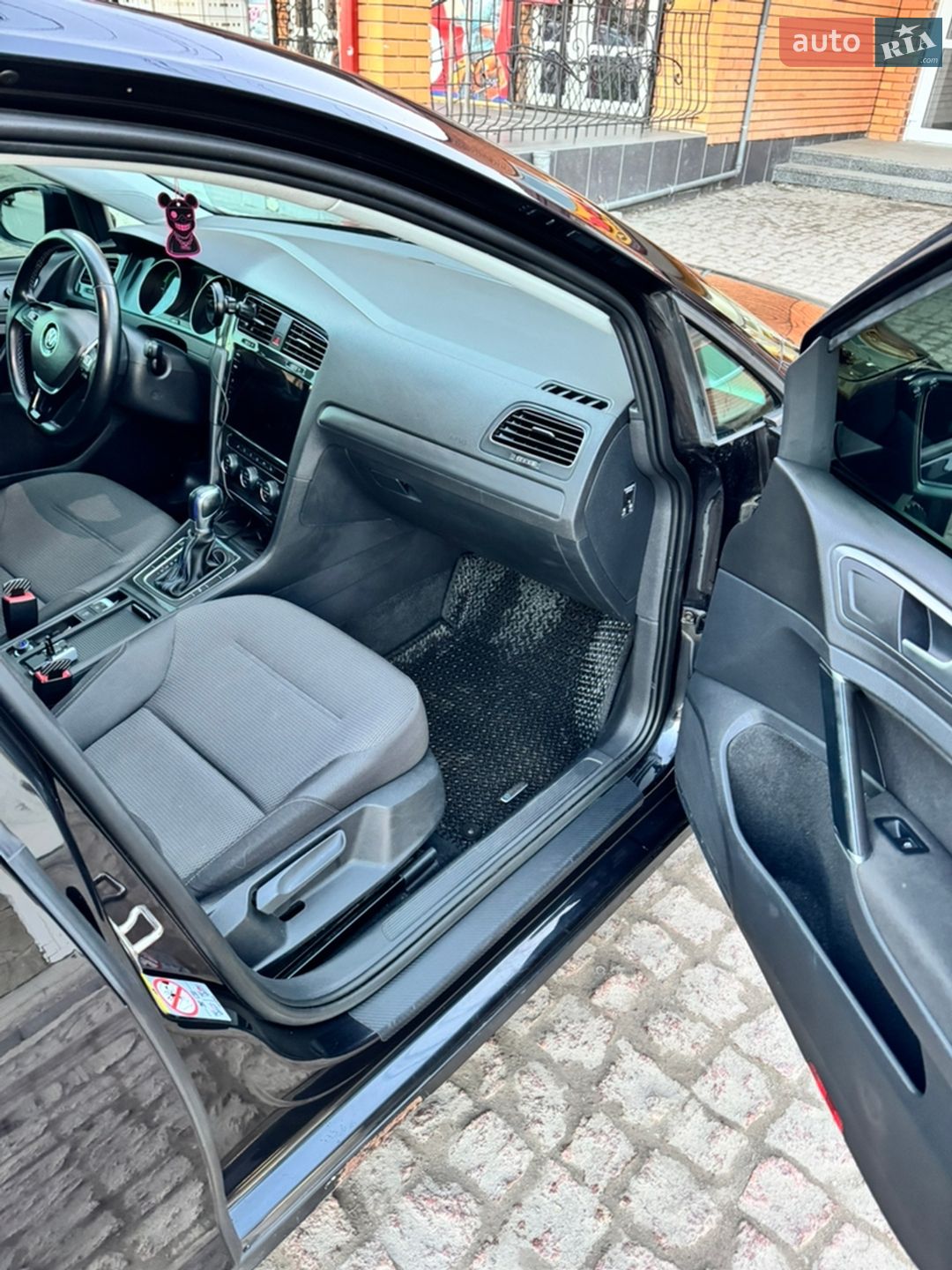 Volkswagen e-Golf 2018 VIN WVWZZZAUZJ8904028 фото оголошення 13 з 24