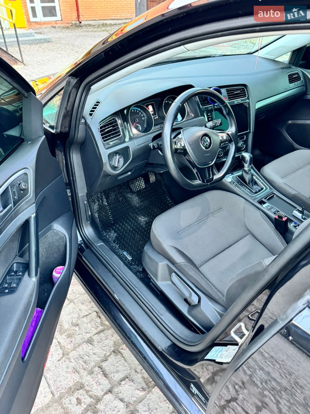 Volkswagen e-Golf 2018 VIN WVWZZZAUZJ8904028 фото оголошення 14 з 24