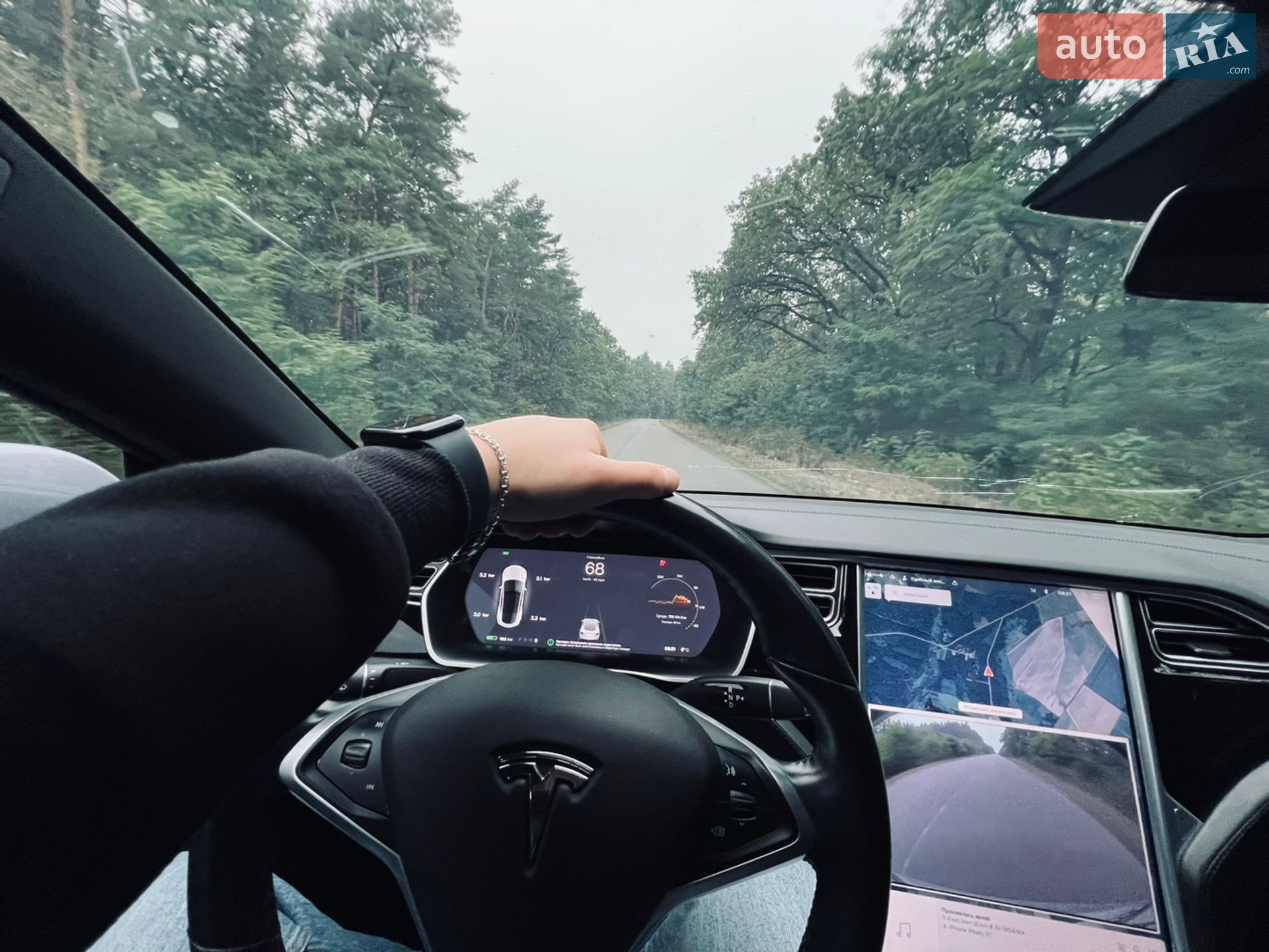 Tesla Model S 2017 VIN 5YJSA1E19HF210008 фото оголошення 10 з 12