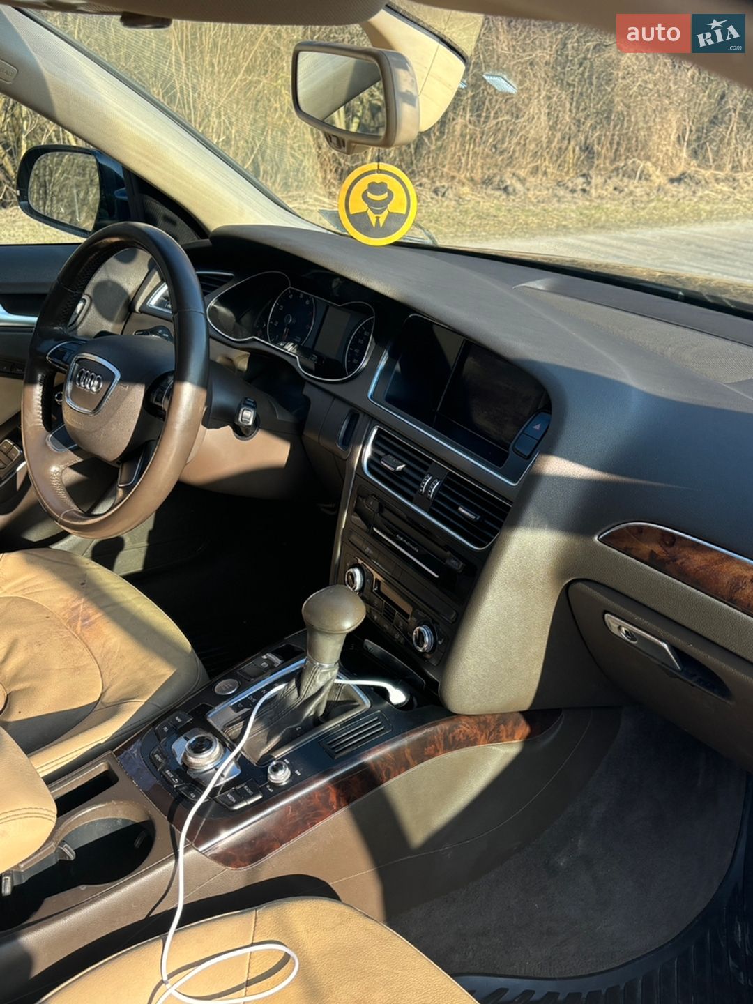Audi A4 2013 VIN WAUEFAFL1DN035597 фото оголошення 16 з 25