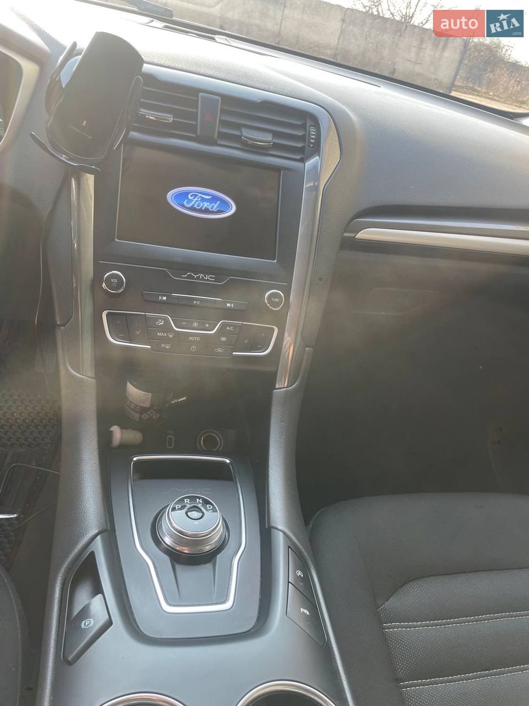 Ford Mondeo 2019 VIN WF0FXXWPCFKL08752 фото оголошення 2 з 16