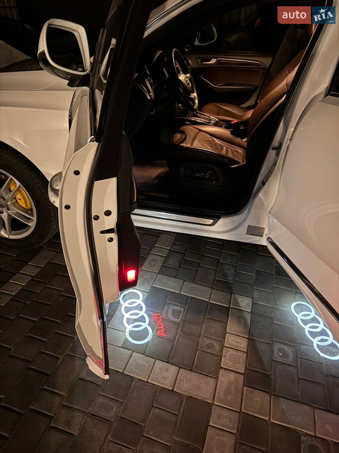 Audi Q5 2012 VIN WA1LFAFP9DA035815 фото оголошення 9 з 18