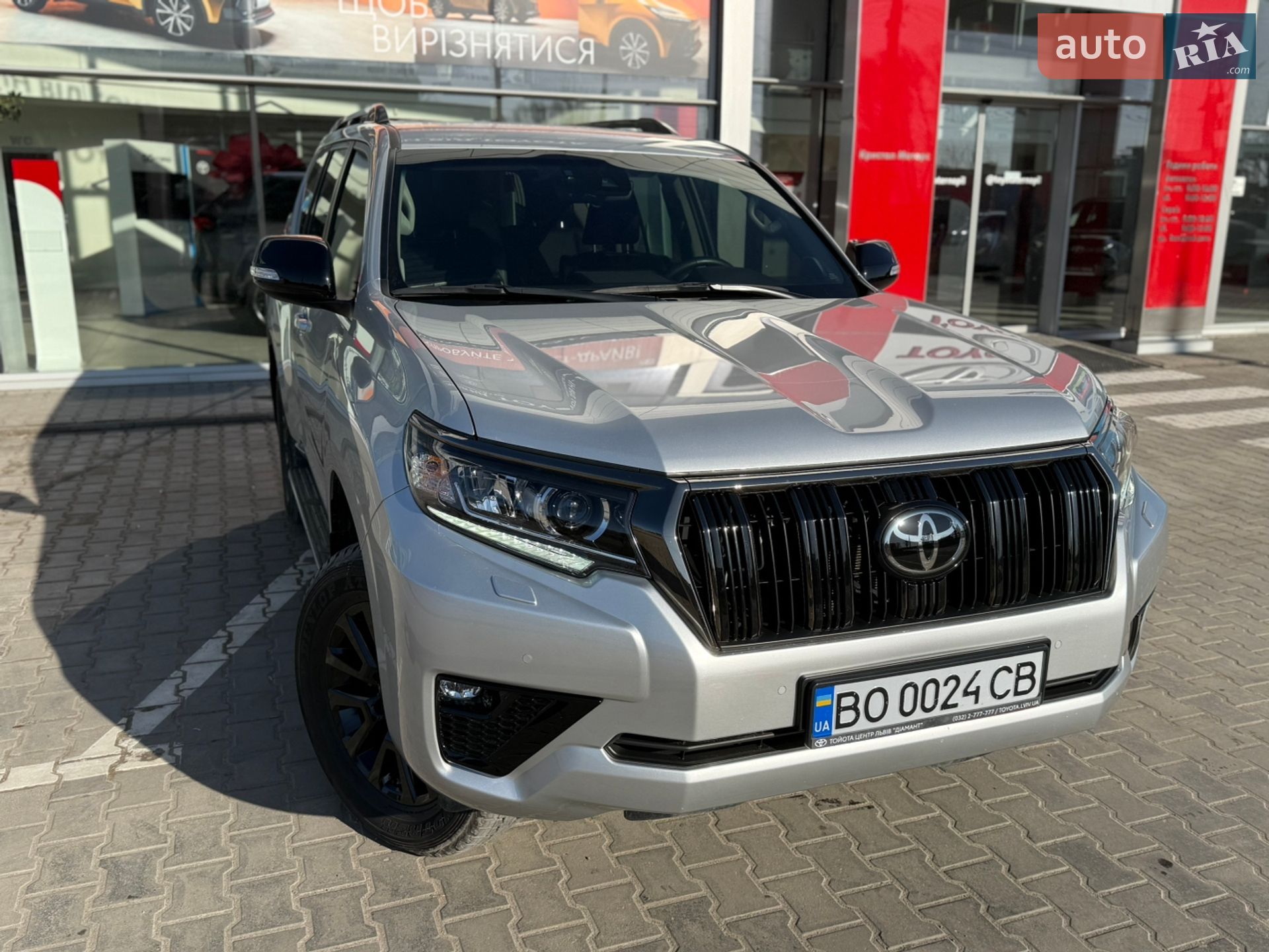 Toyota Land Cruiser Prado 2022 VIN JTEBU3FJX0K220423 фото оголошення 2 з 46
