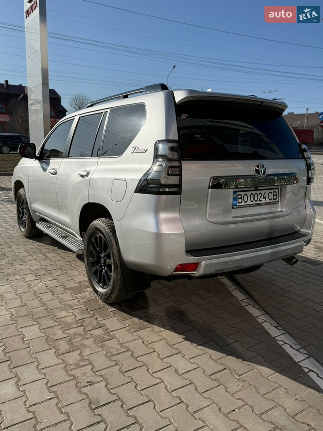 Toyota Land Cruiser Prado 2022 VIN JTEBU3FJX0K220423 фото оголошення 8 з 33