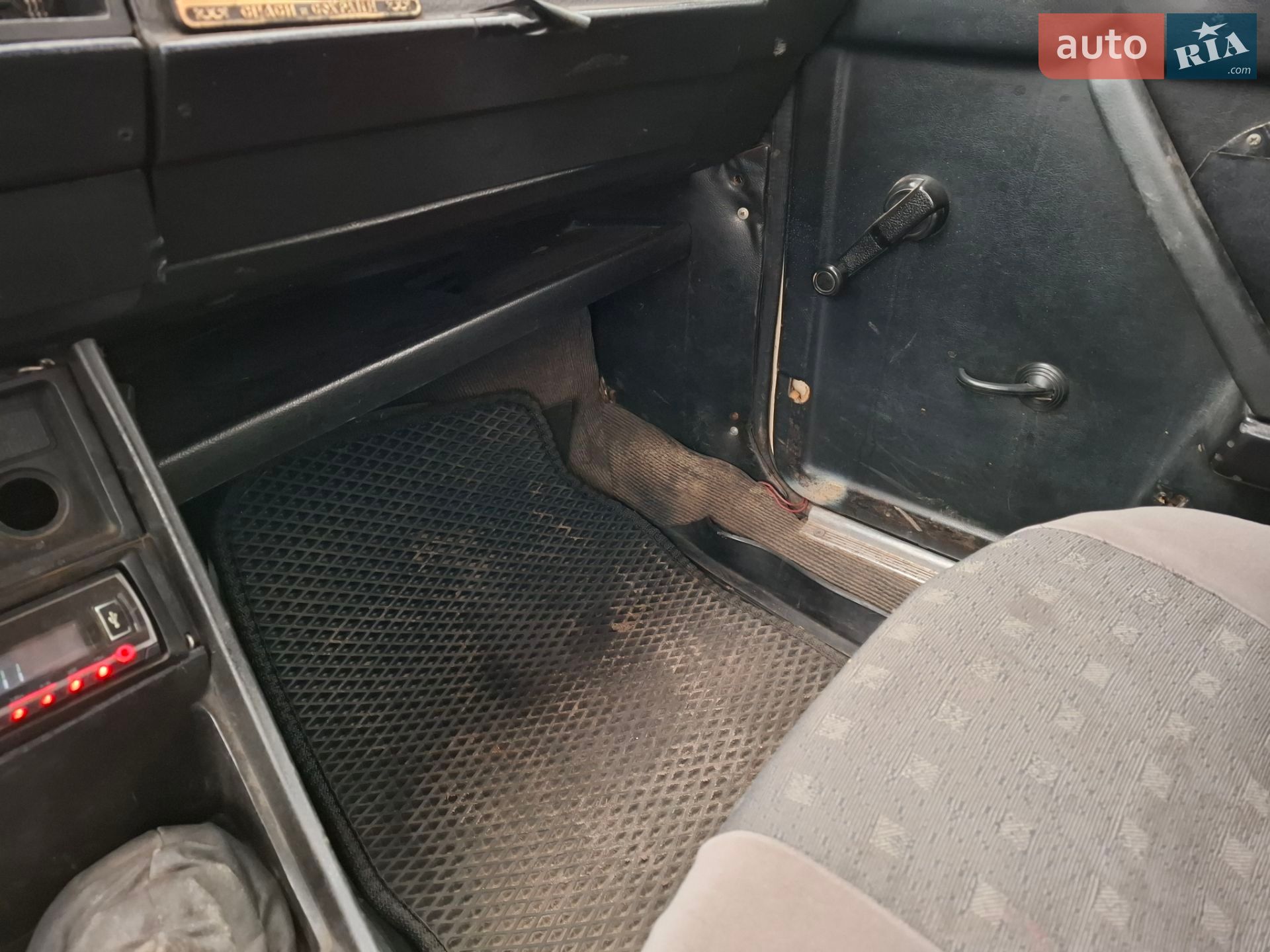 ВАЗ / Lada 2105 1989 VIN XTA210500K1039778 фото оголошення 8 з 44