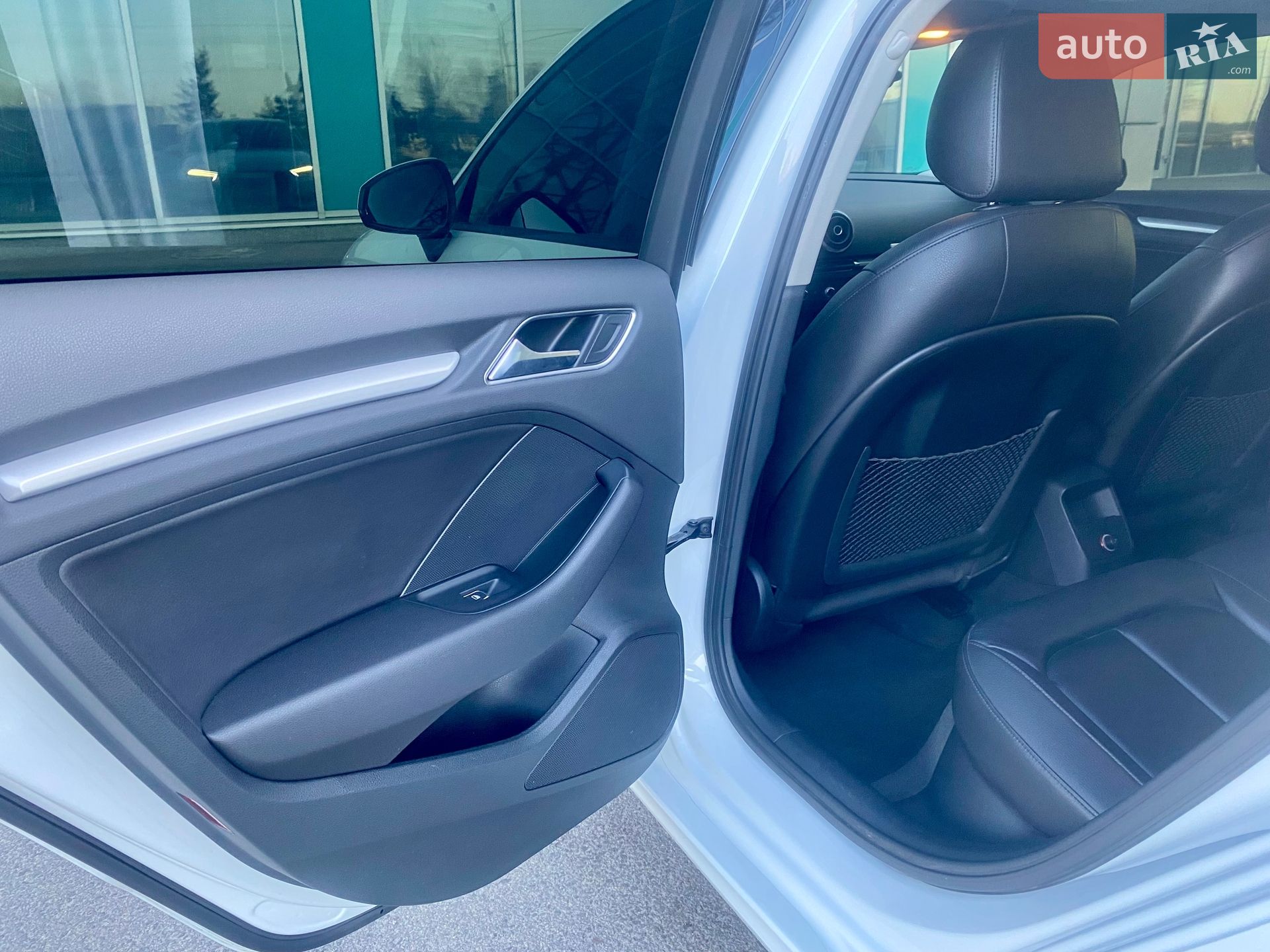 Audi A3 2016 VIN WAUZZZ8V9G1108975 фото оголошення 31 з 51
