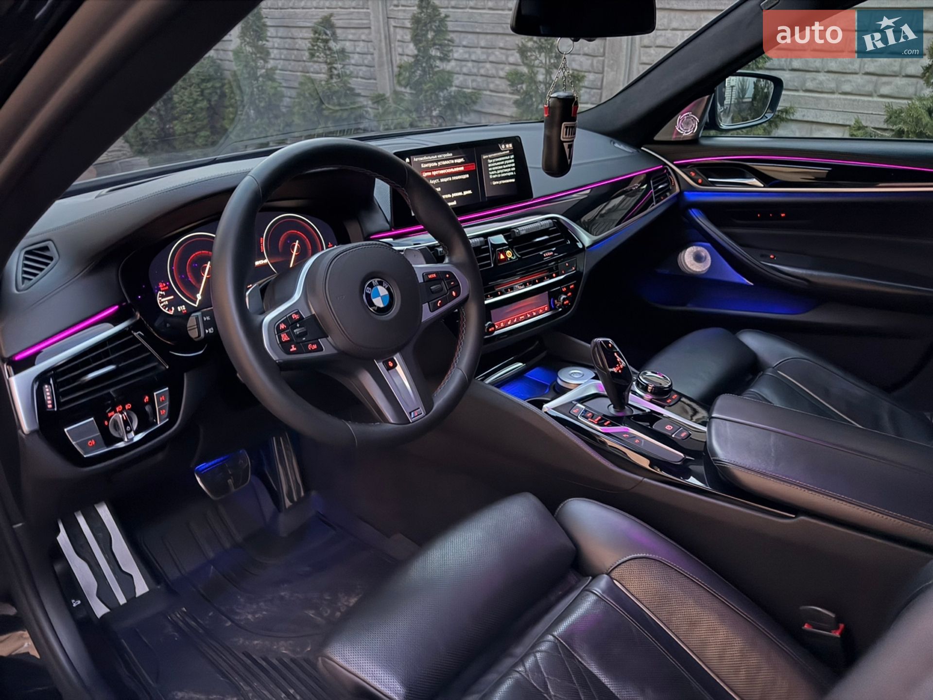 BMW 5 Series 2018 VIN WBAJD71060BM20203 фото оголошення 2 з 74