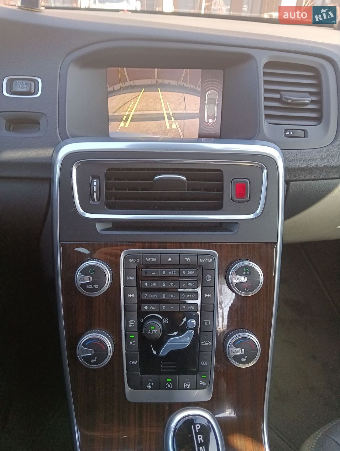 Volvo S60 2017 VIN YV1FSA8BDH2436217 фото оголошення 7 з 14