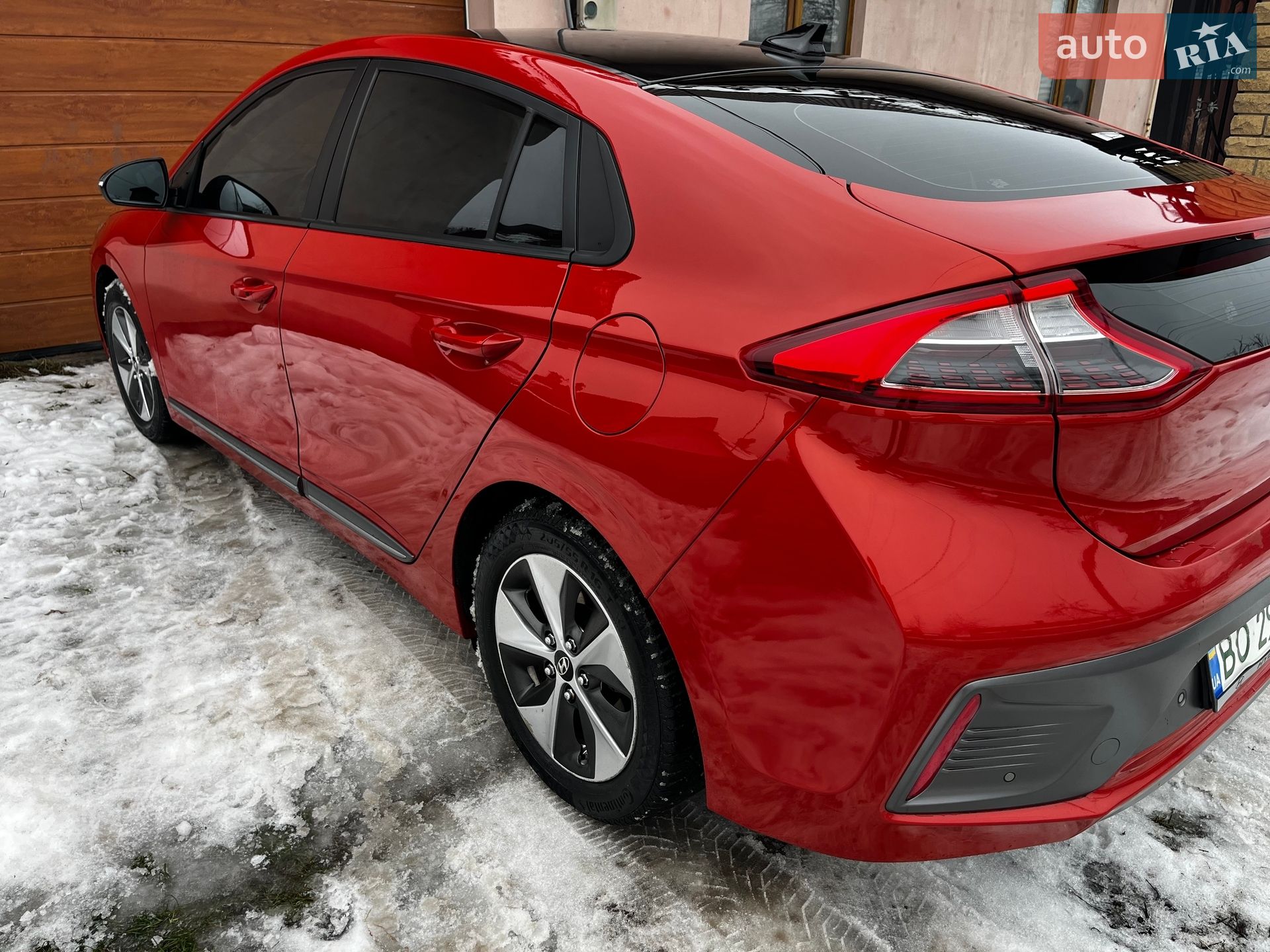 Hyundai Ioniq 2018 VIN KMHC751HFJU025434 фото оголошення 4 з 15