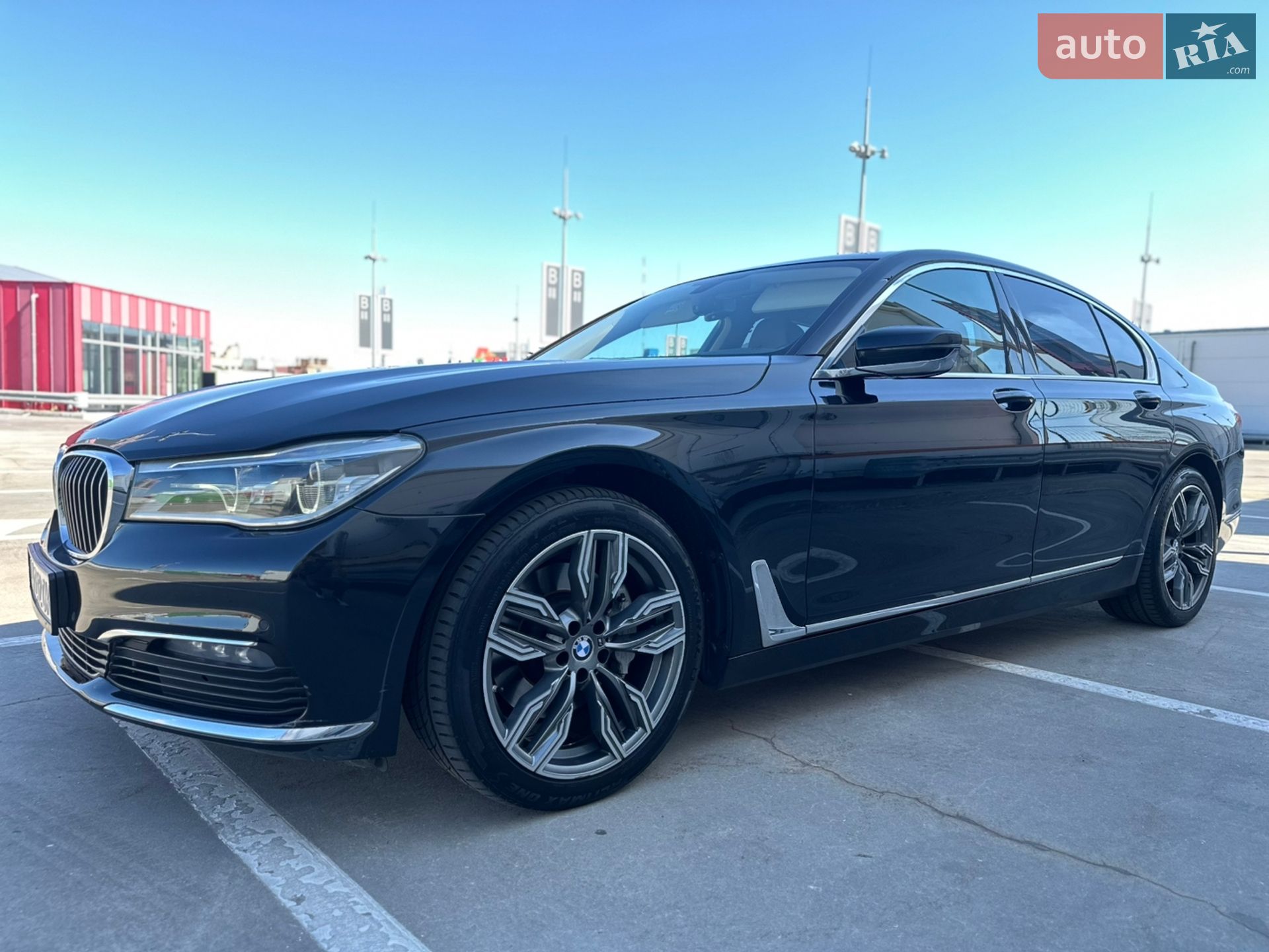 BMW 7 Series 2016 VIN WBA7C41070G641789 фото оголошення 3 з 44