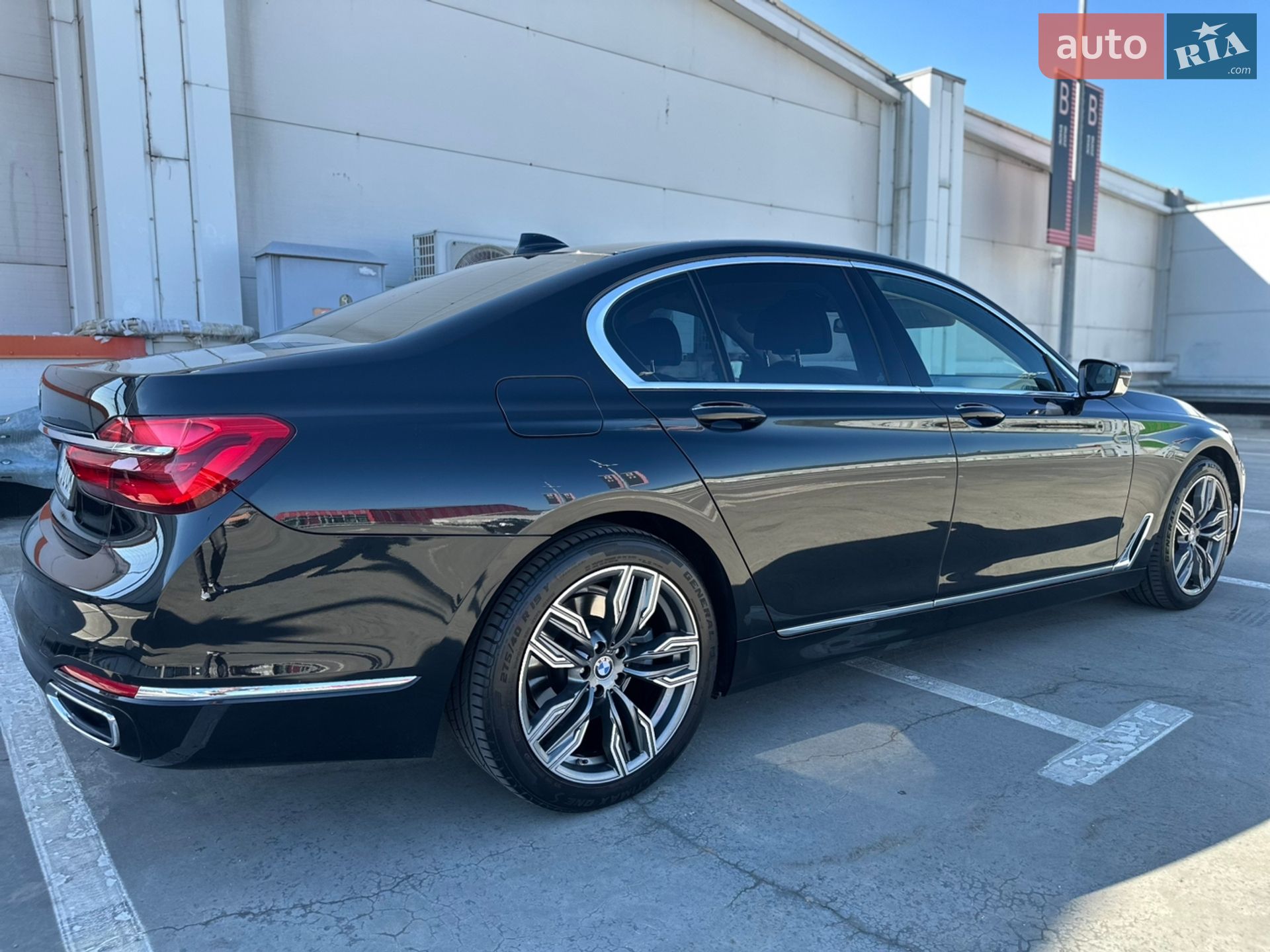 BMW 7 Series 2016 VIN WBA7C41070G641789 фото оголошення 13 з 44