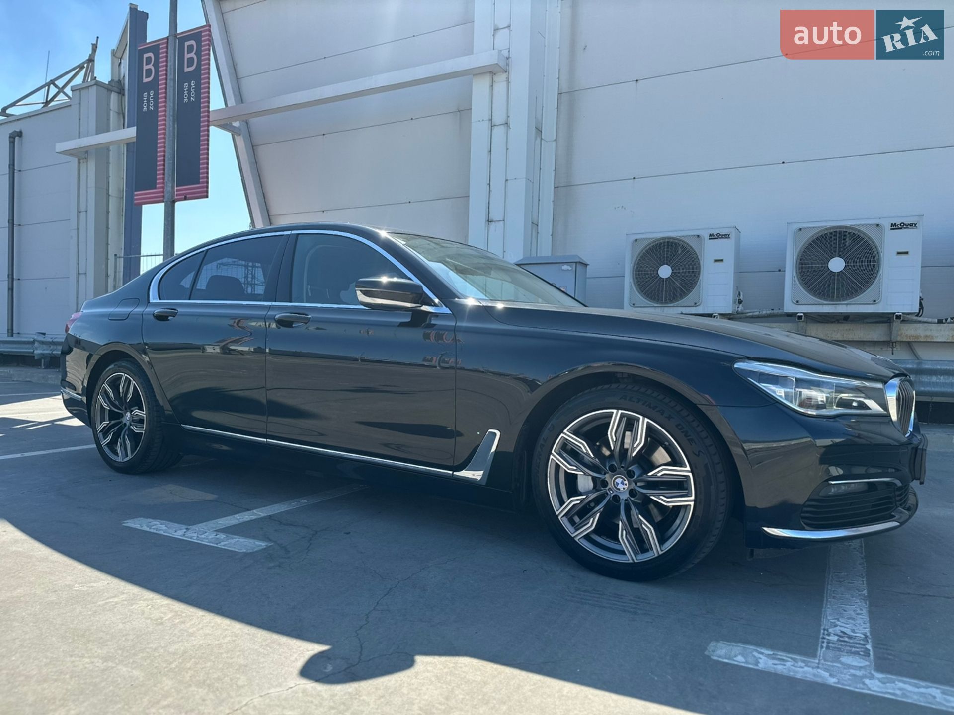 BMW 7 Series 2016 VIN WBA7C41070G641789 фото оголошення 17 з 44