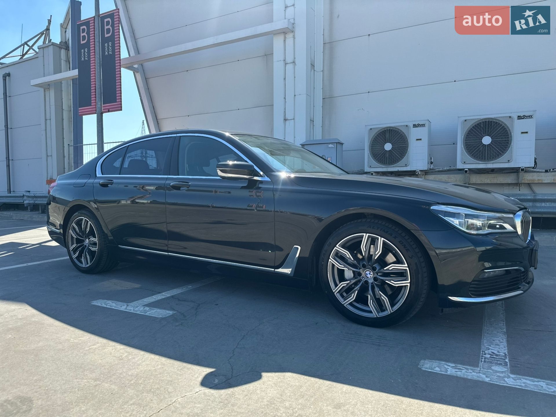 BMW 7 Series 2016 VIN WBA7C41070G641789 фото оголошення 18 з 44