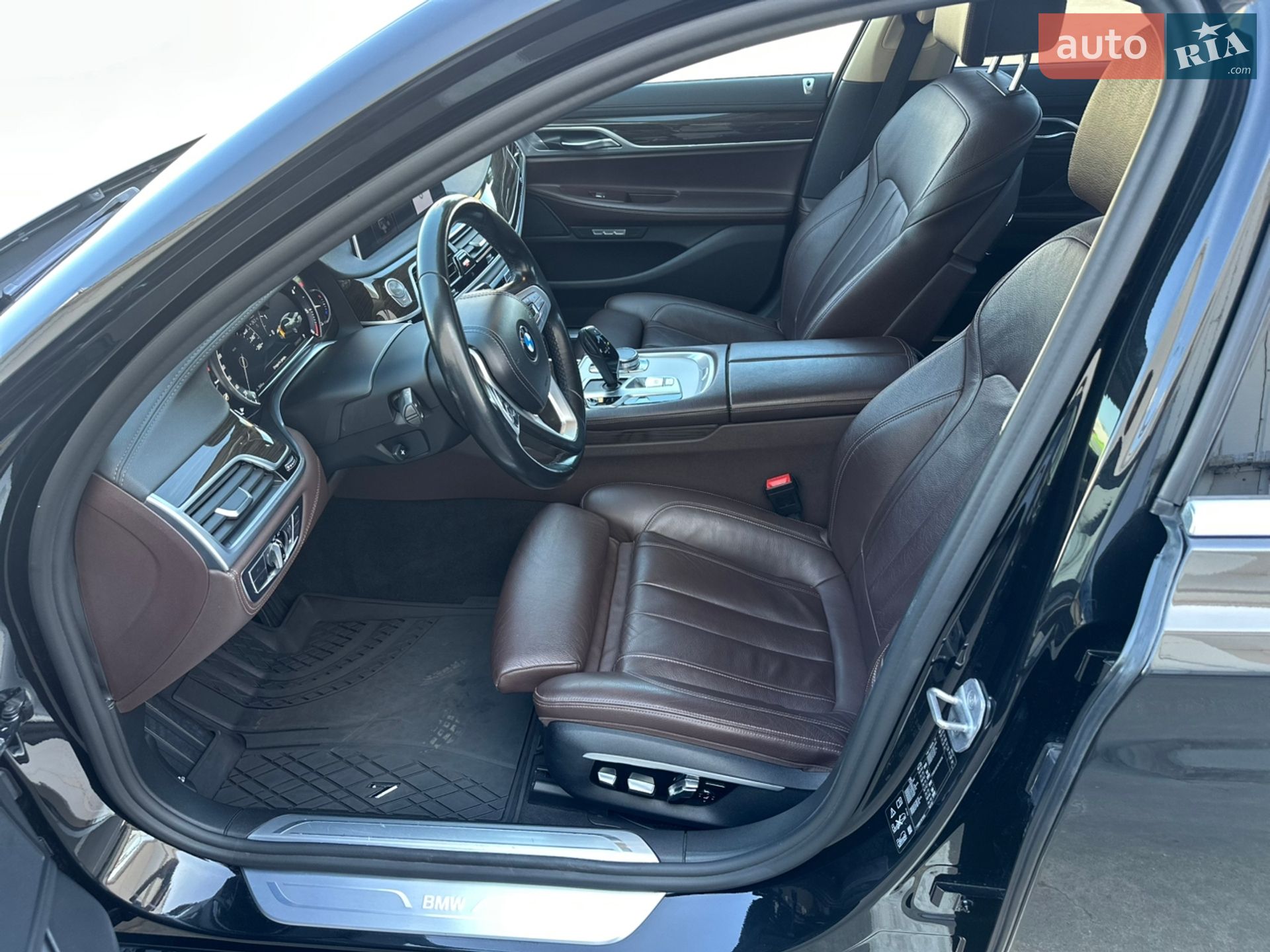 BMW 7 Series 2016 VIN WBA7C41070G641789 фото оголошення 24 з 44
