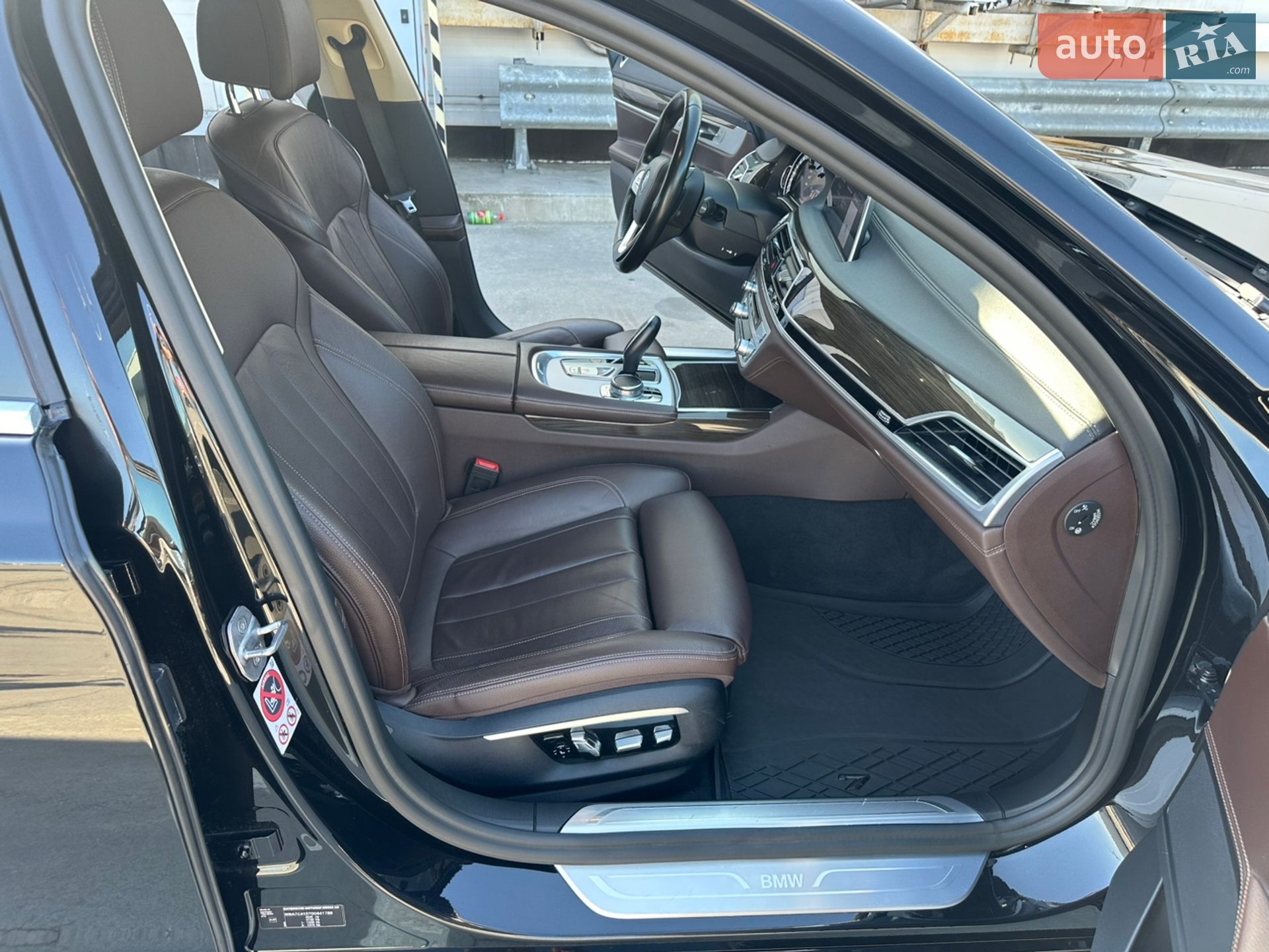 BMW 7 Series 2016 VIN WBA7C41070G641789 фото оголошення 6 з 44